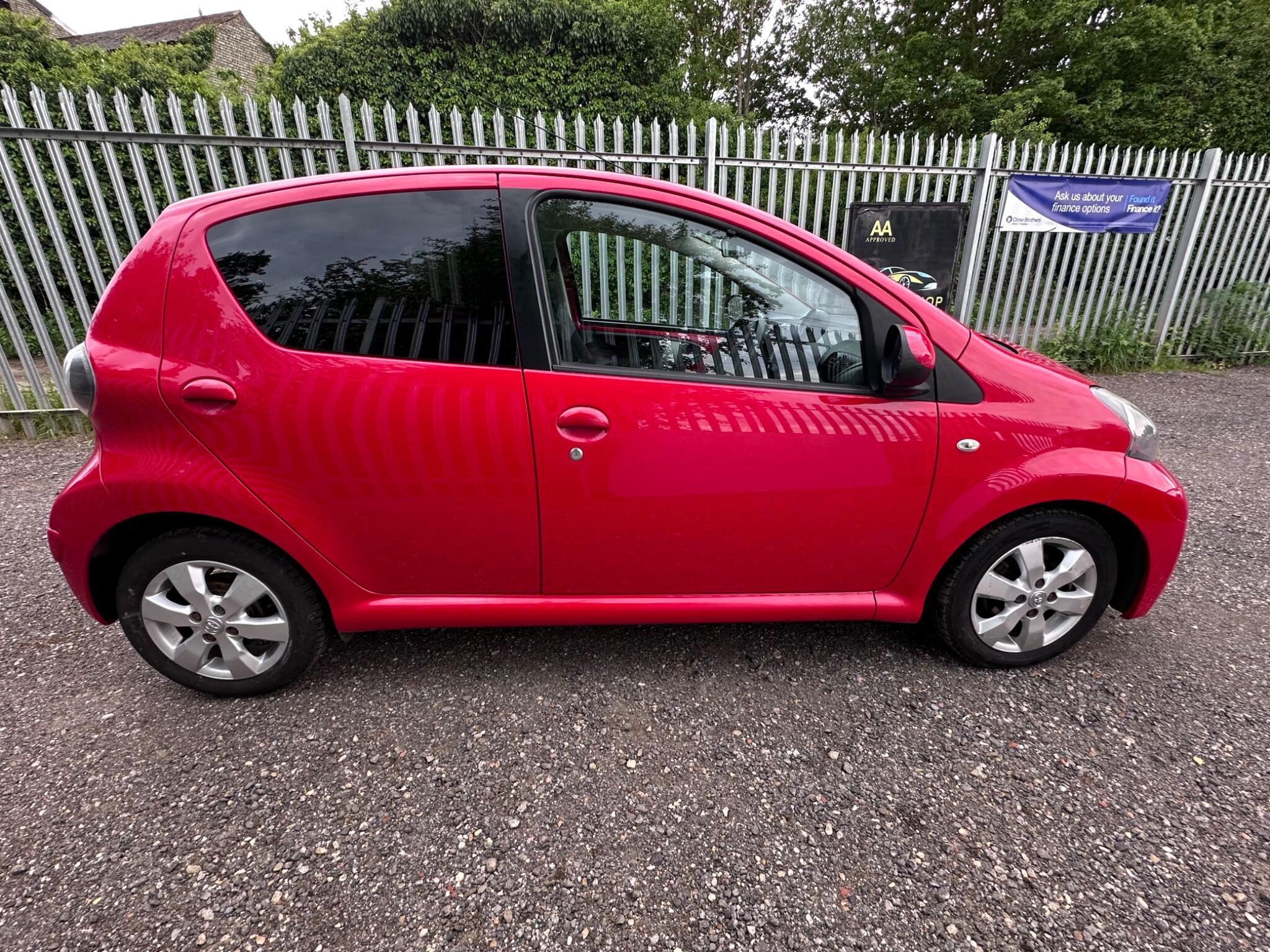 2014 Toyota AYGO image 11