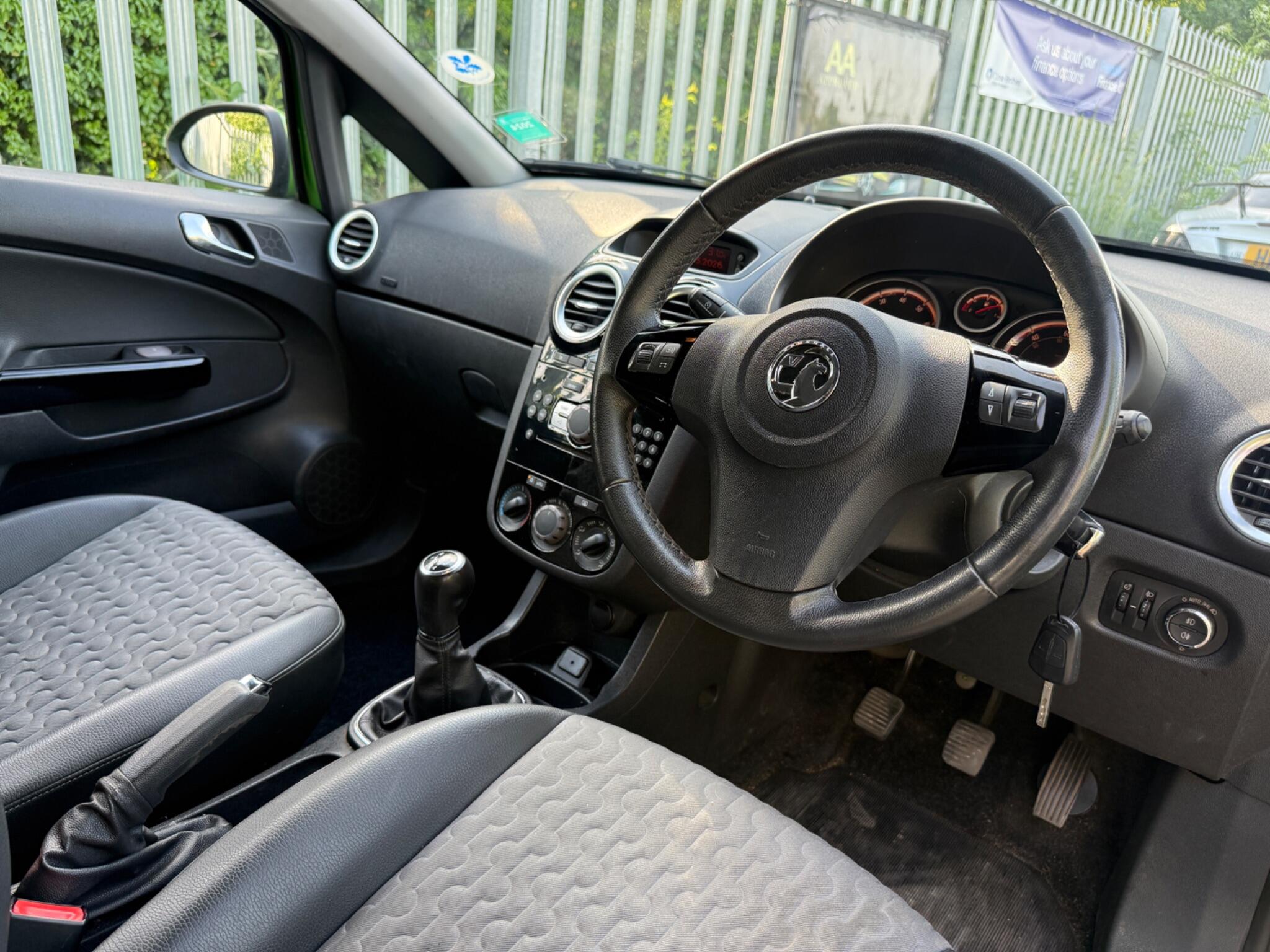 2013 Vauxhall Corsa image 17