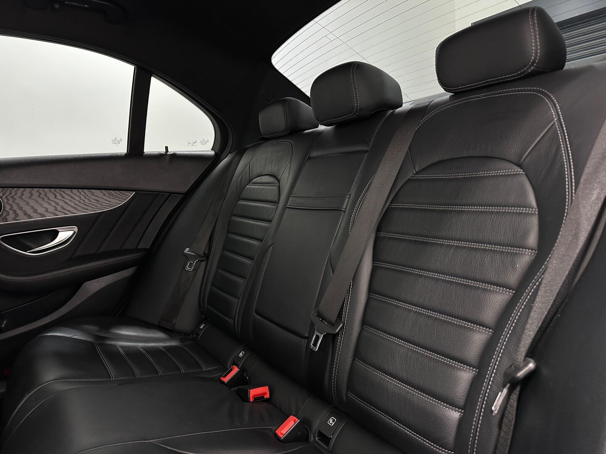 Mercedes-Benz C-Class view 41