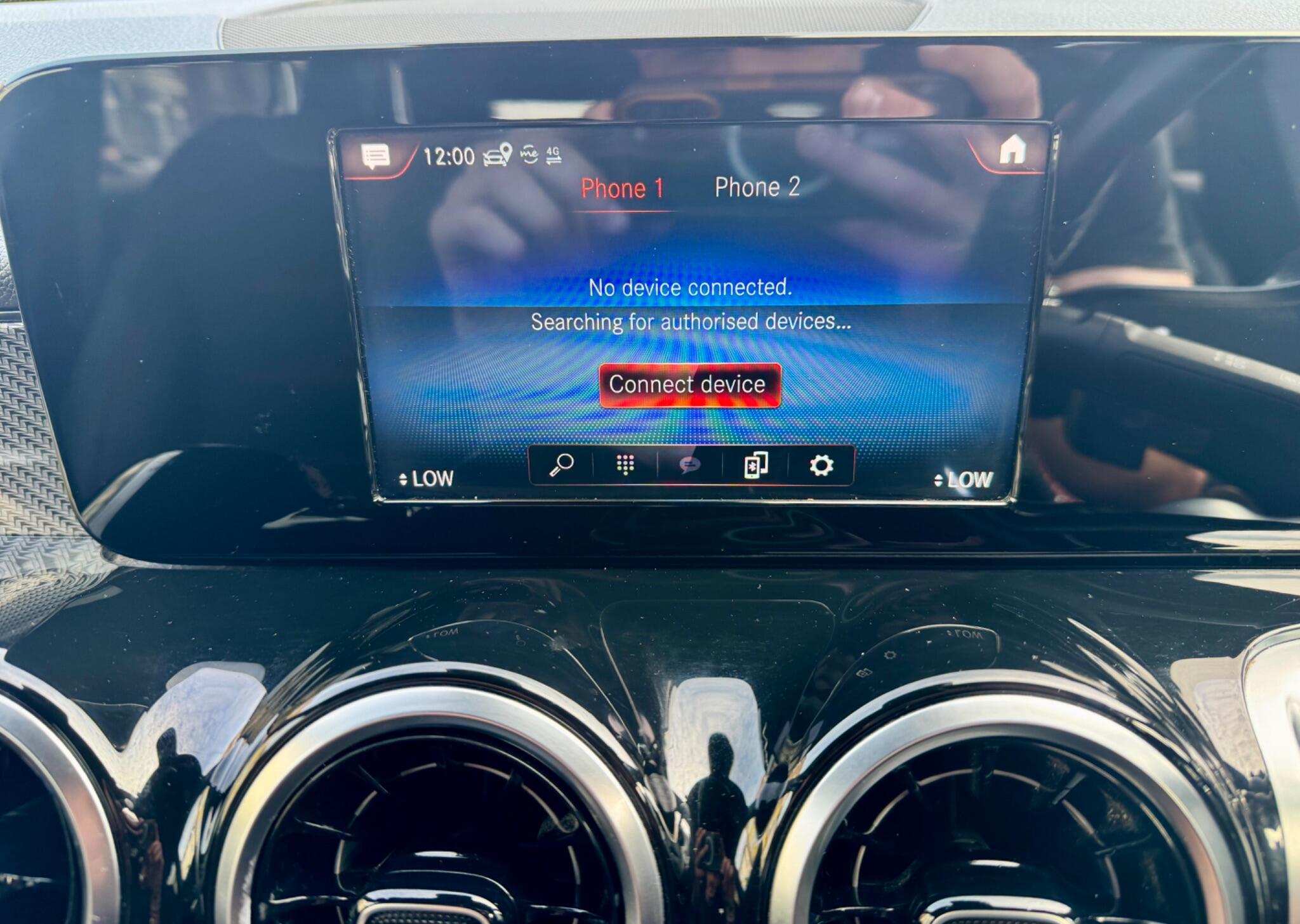 Mercedes-Benz GLB view 70