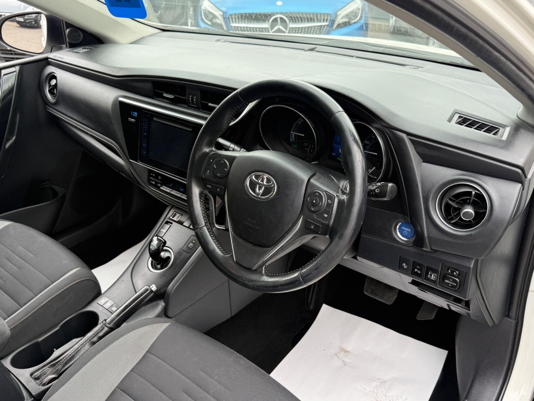 Toyota Auris - Image 28
