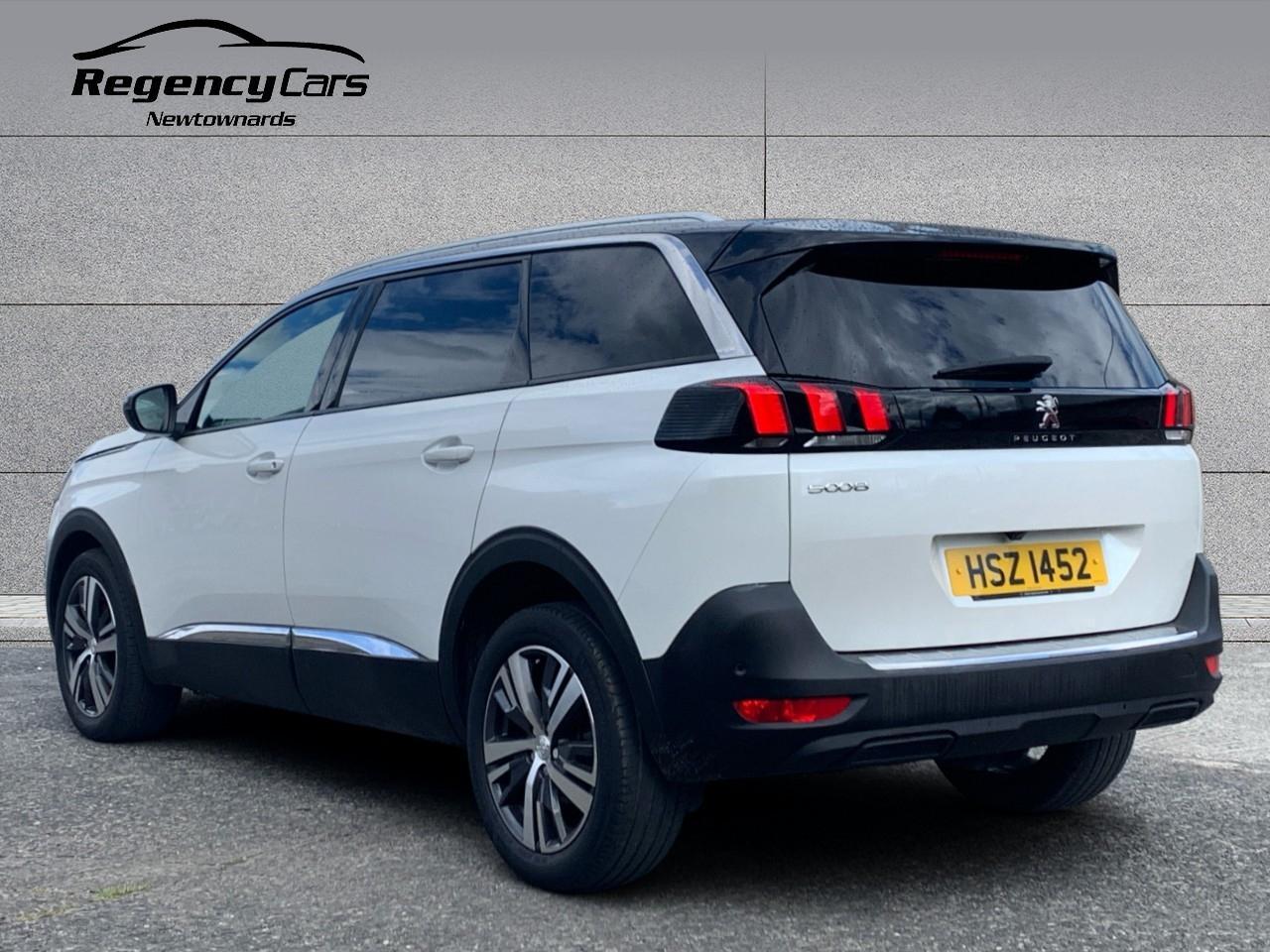 Peugeot 5008 view 4
