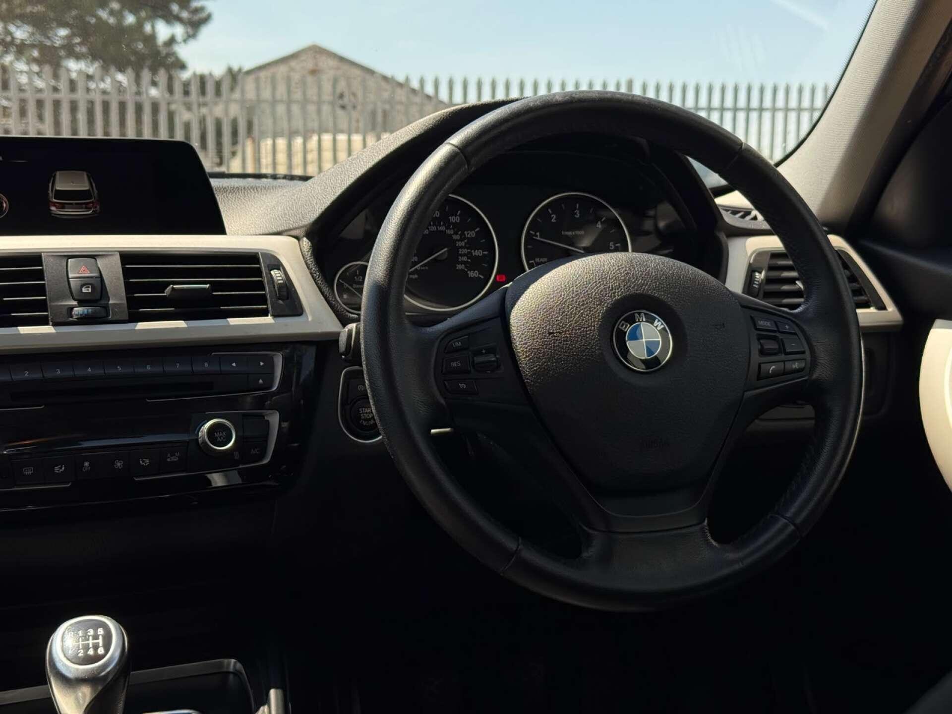 BMW 3 Series view 49