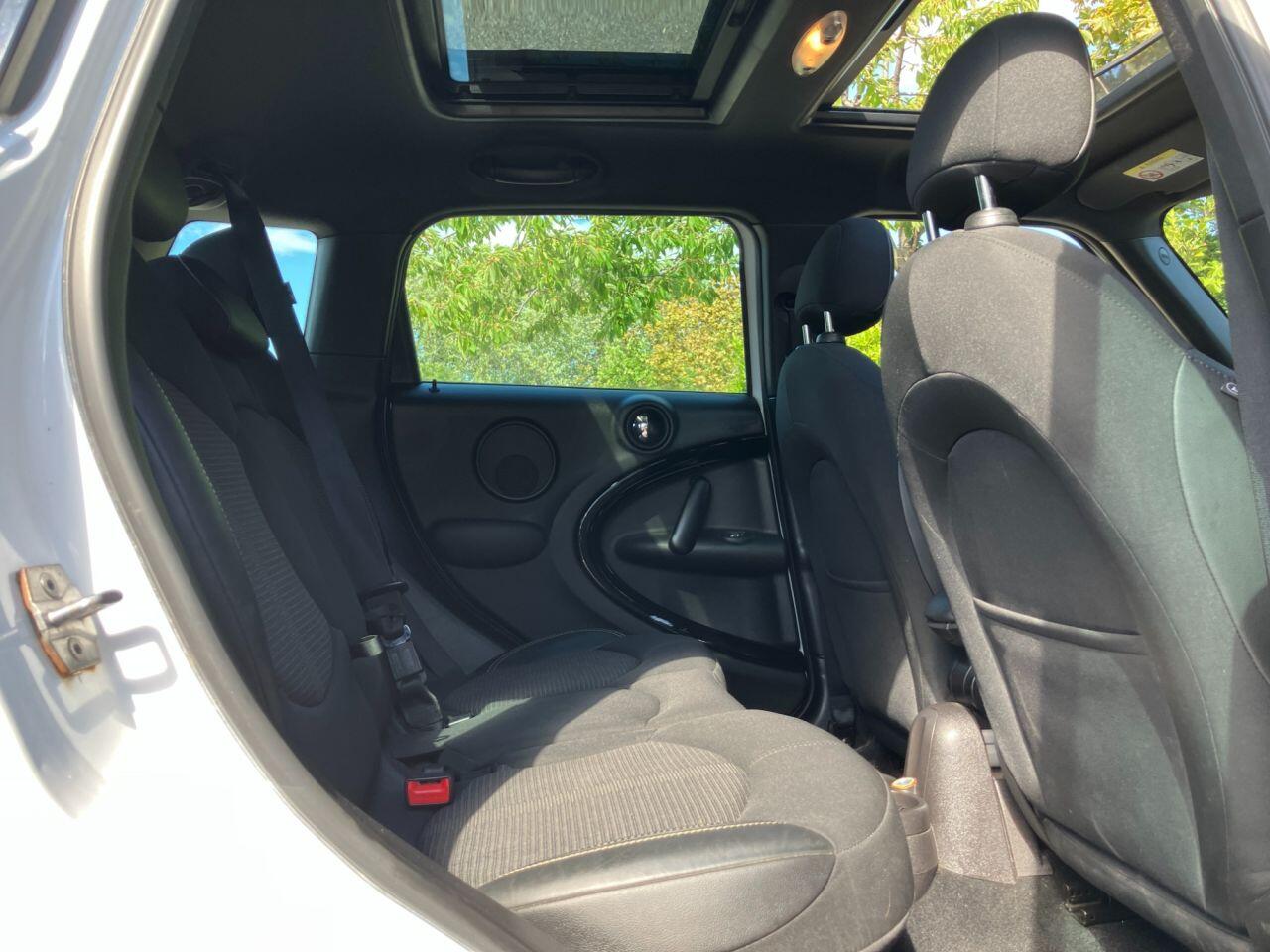 Mini Countryman view 24