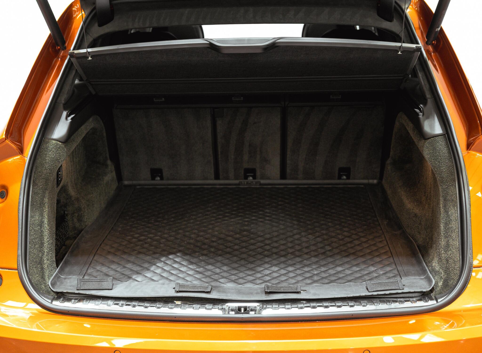 Bentley Bentayga view 37