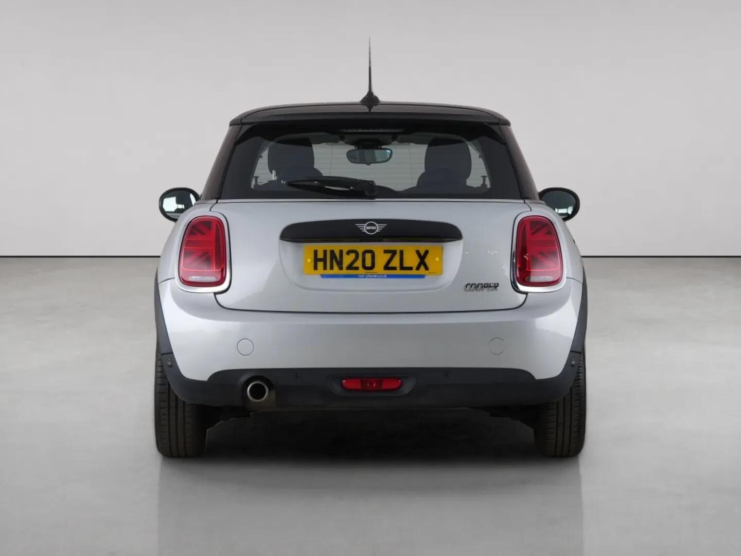 Mini Hatch view 7