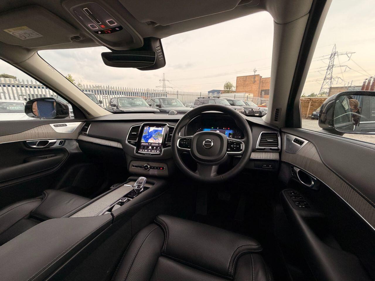 Volvo XC90 view 2