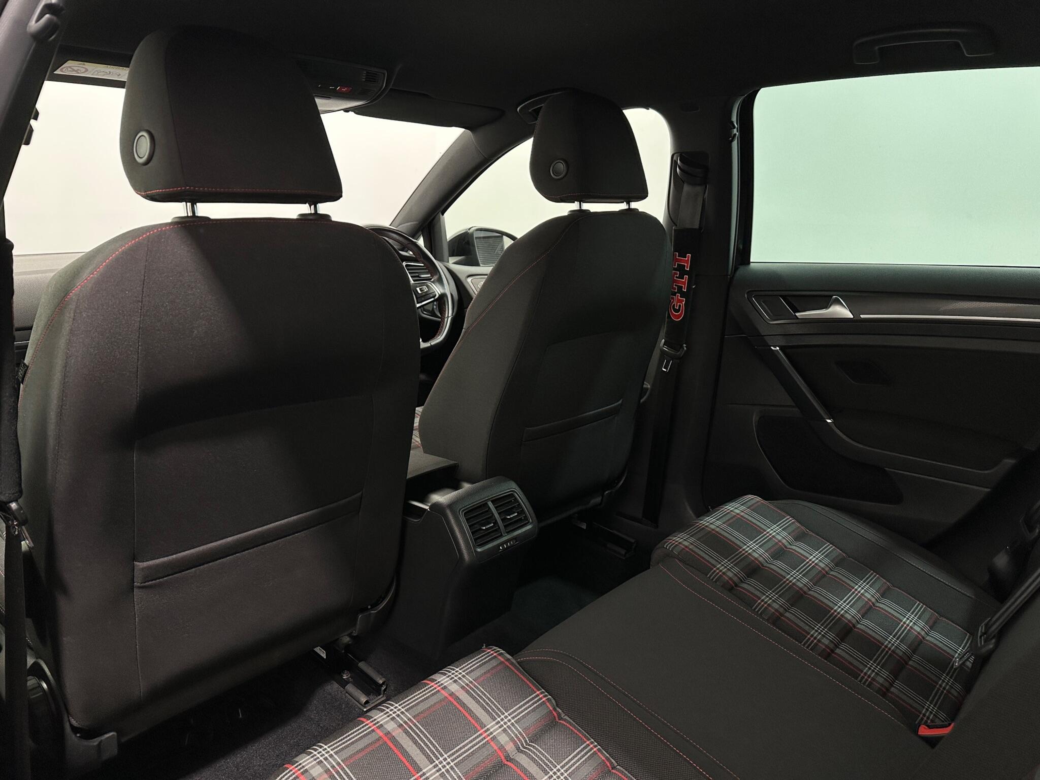 Volkswagen Golf view 39