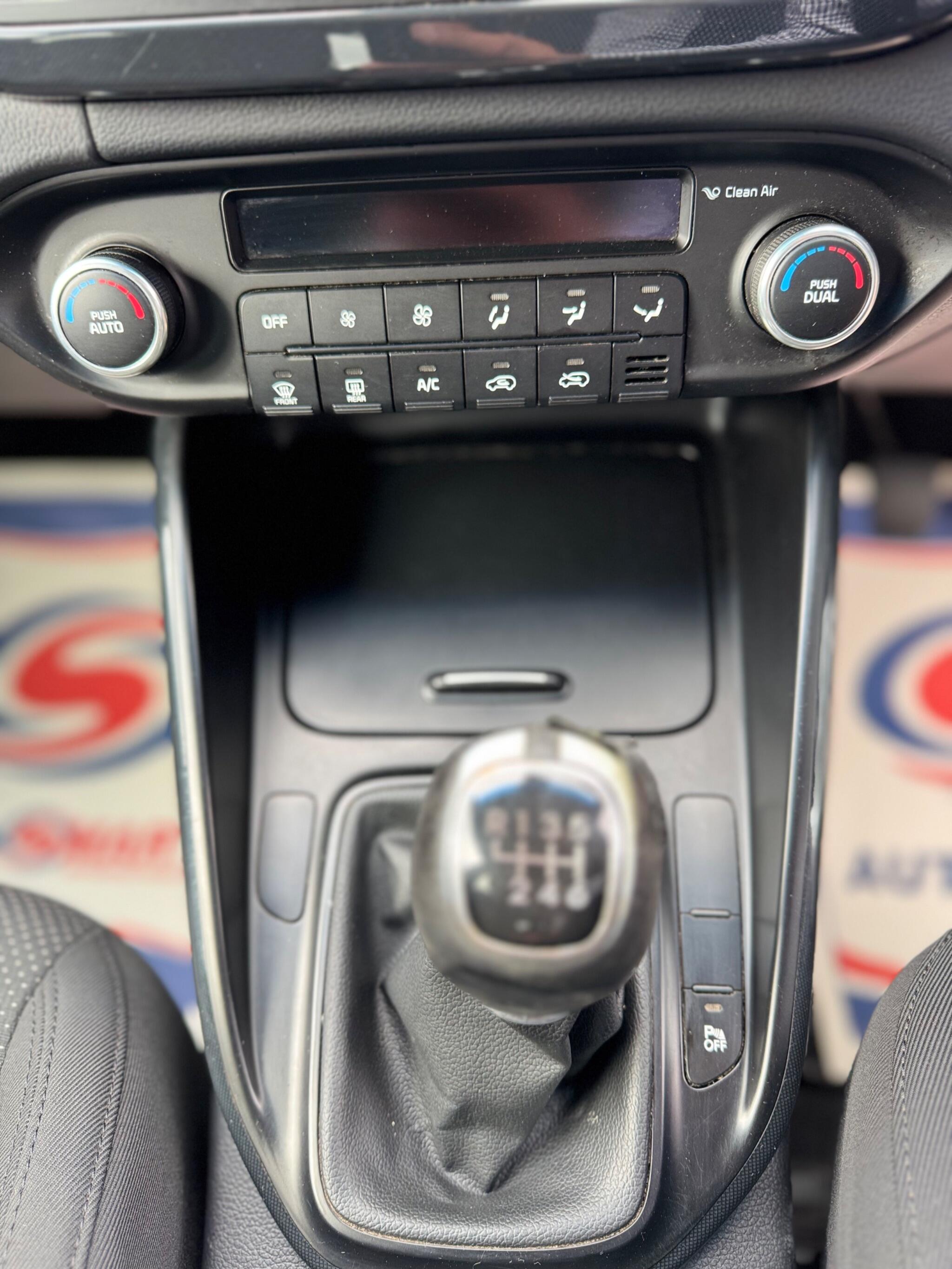Kia Carens view 21