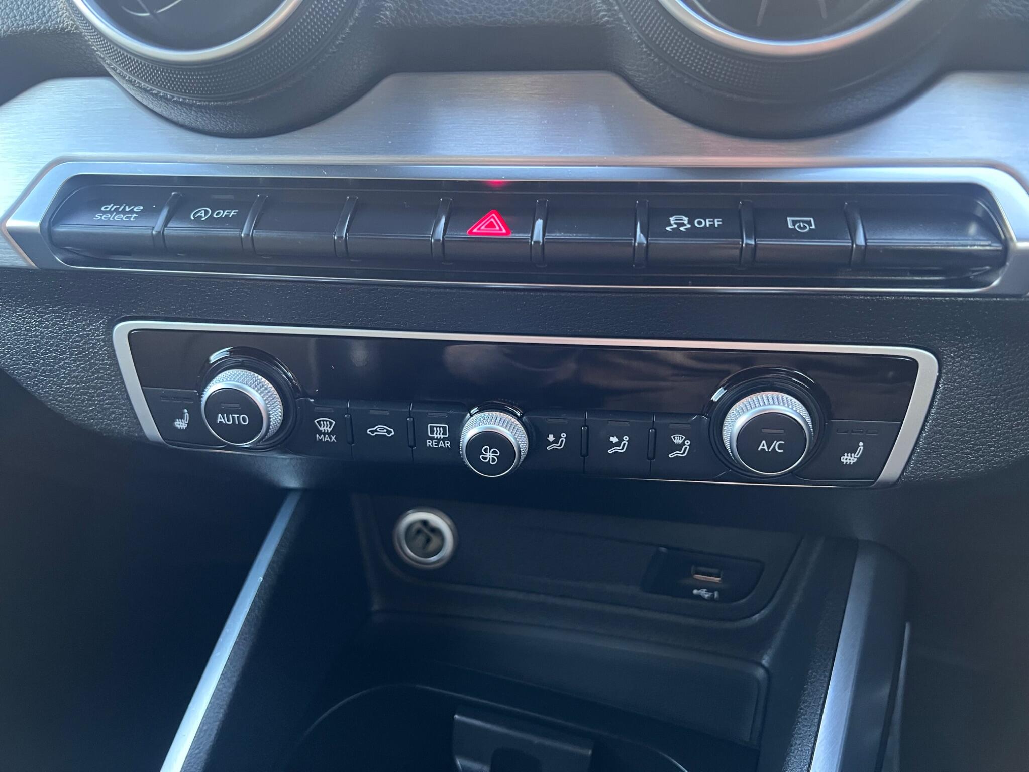 Audi Q2 view 28