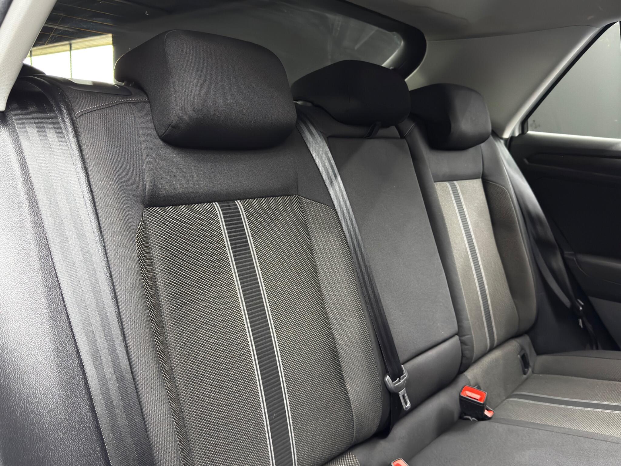 Volkswagen T-Roc view 15