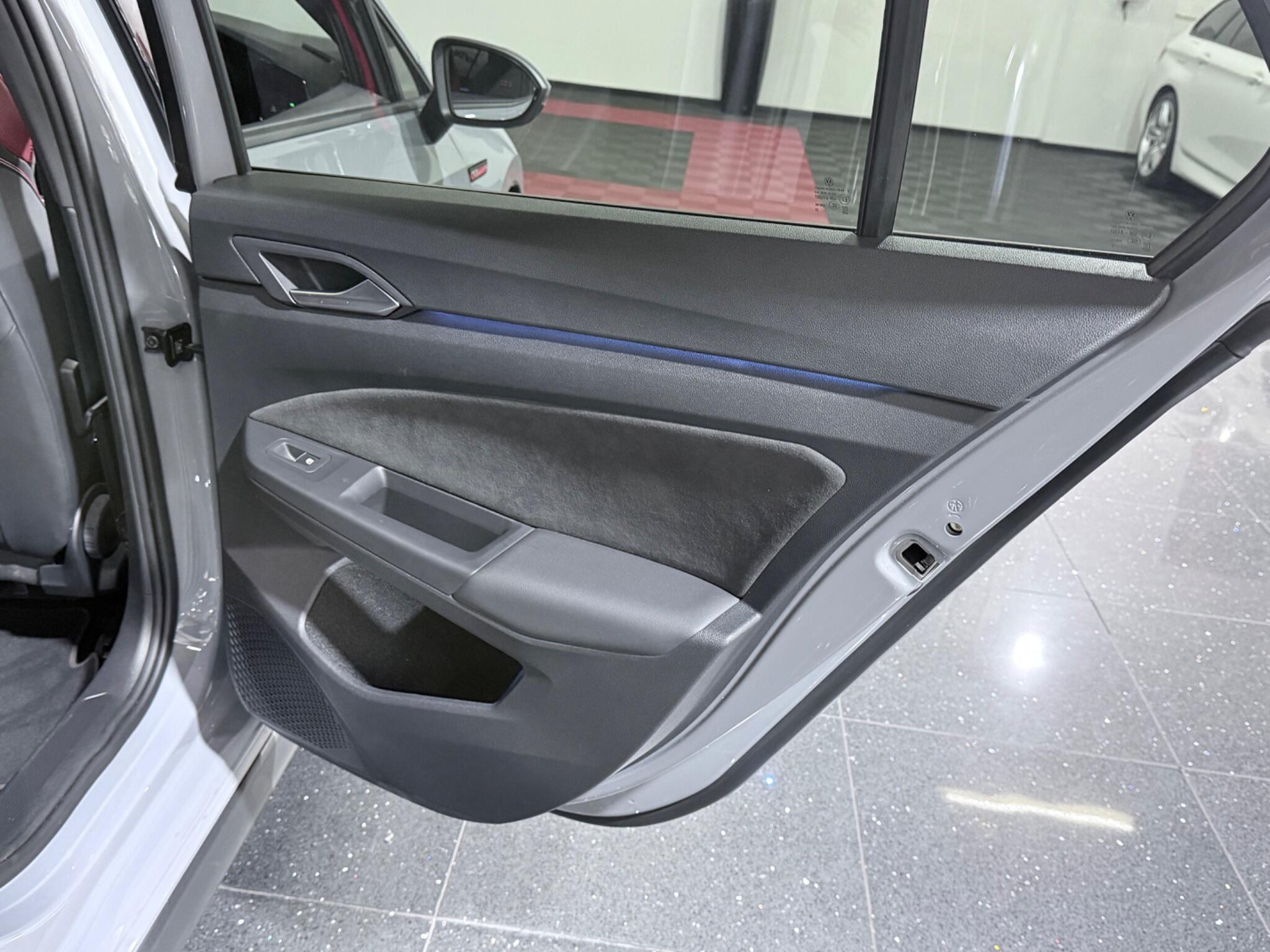 Volkswagen Golf view 39