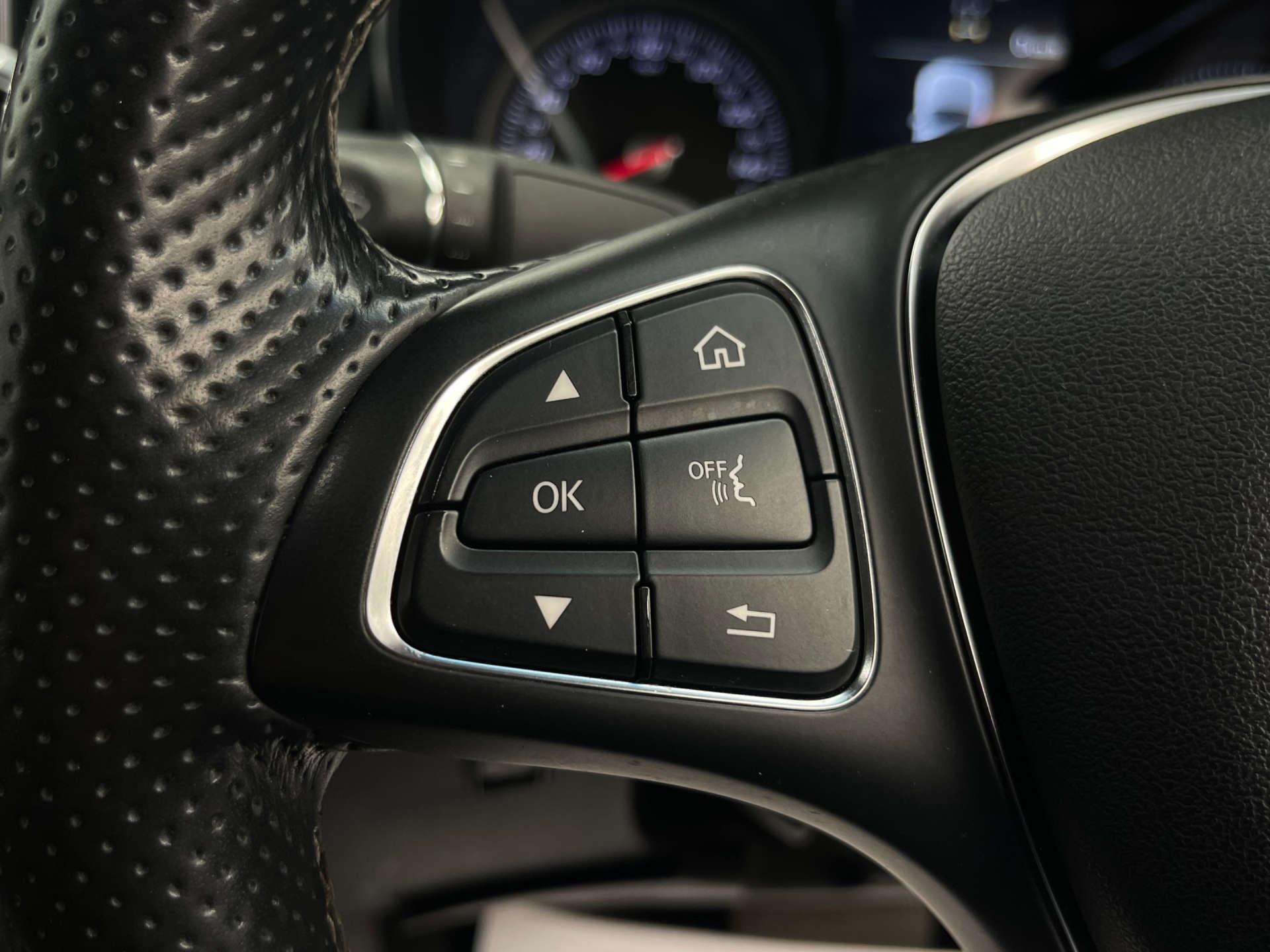 Mercedes-Benz X Class view 23