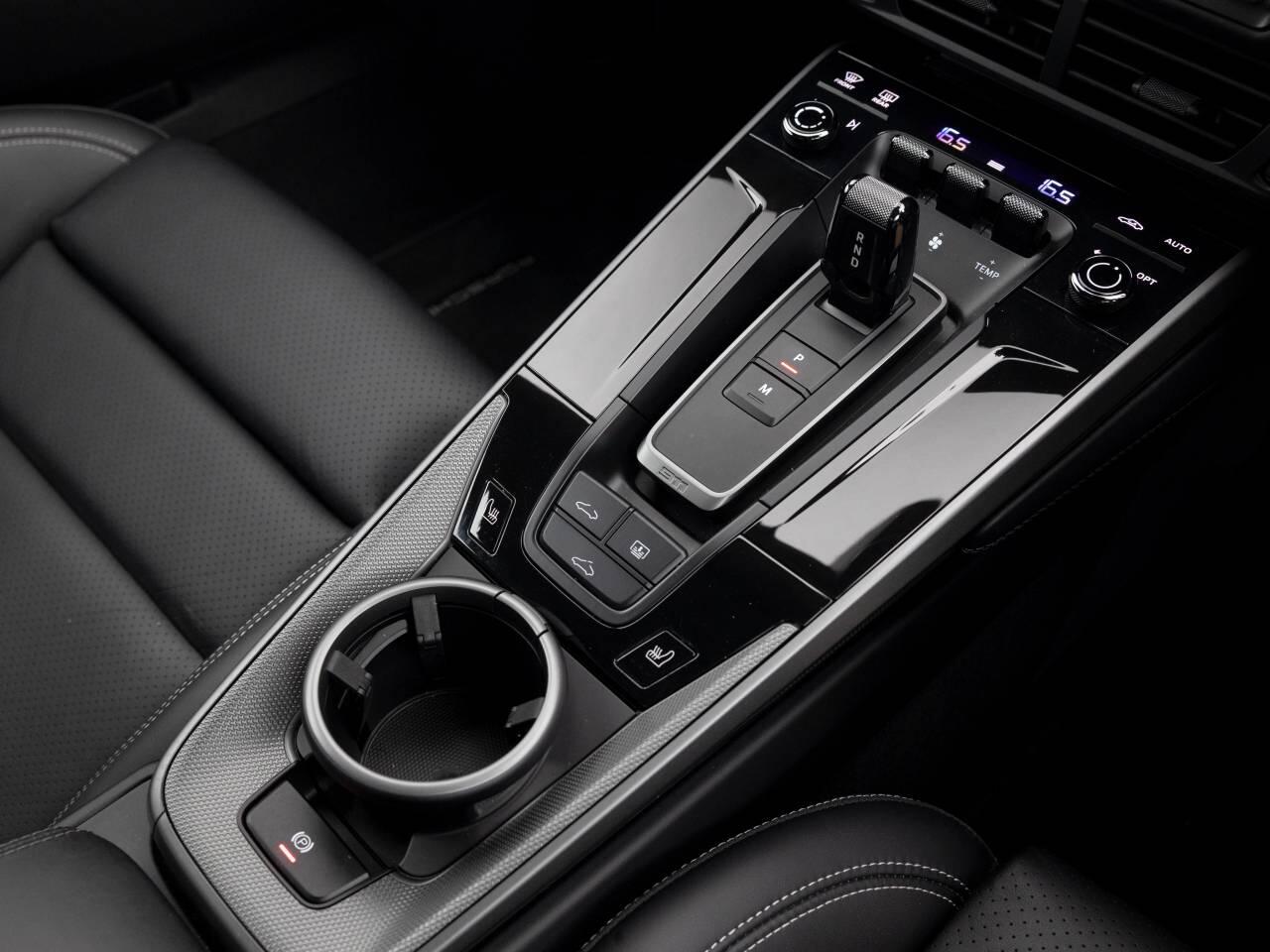 Porsche 911 view 61