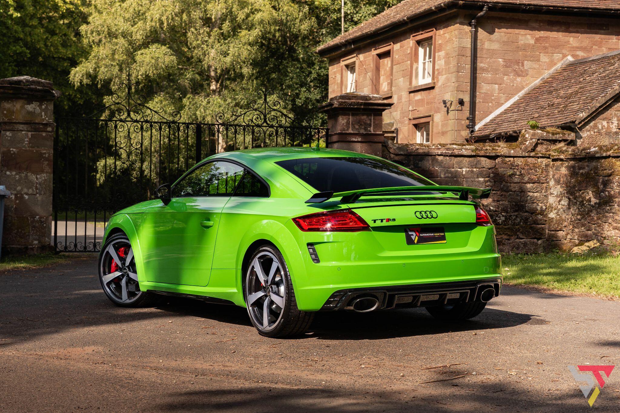 Audi TT RS view 12