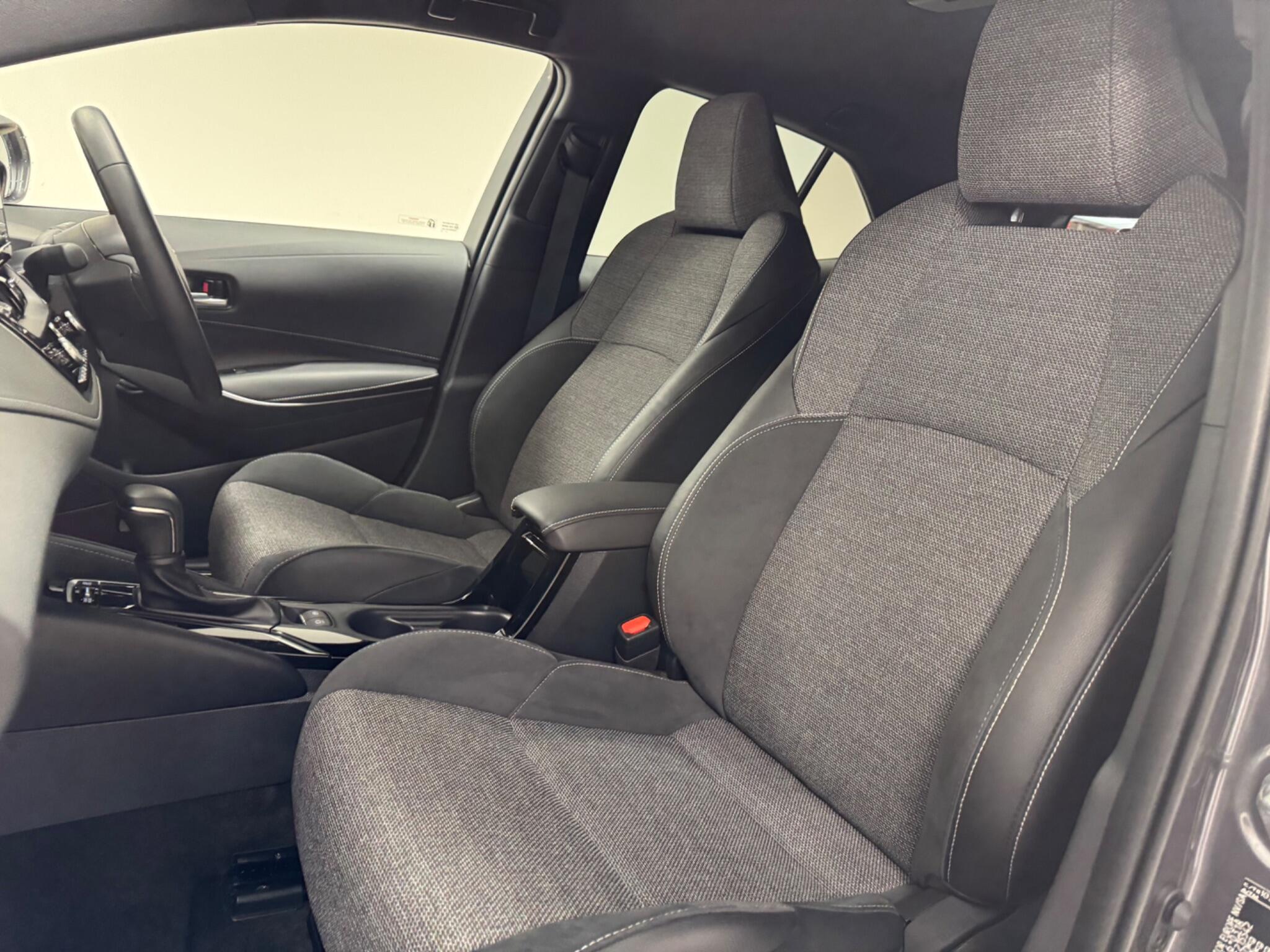 Toyota Corolla view 16