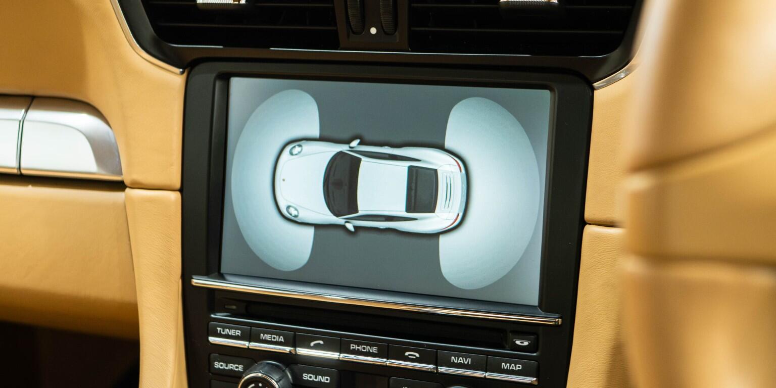 Porsche 911 view 38