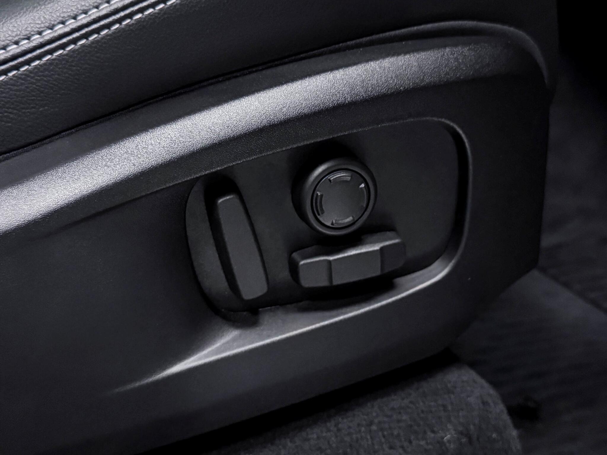 Jaguar F-Pace view 24