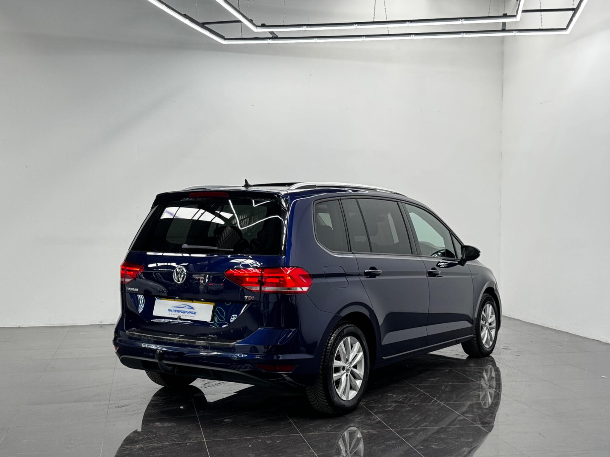 Volkswagen Touran view 31