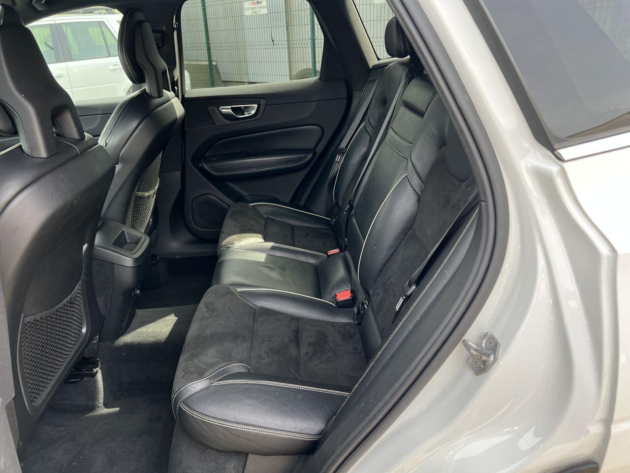 Volvo XC60 view 27