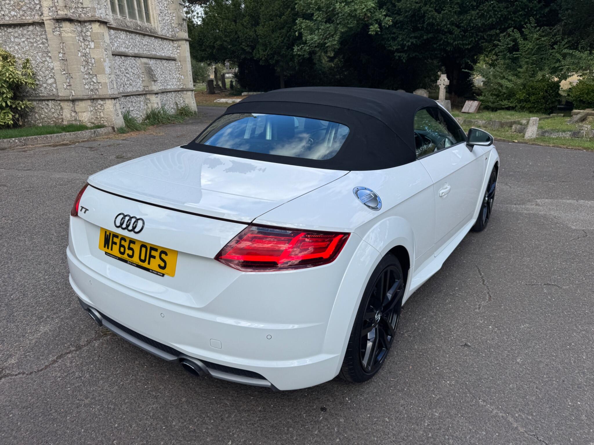Audi TT view 22