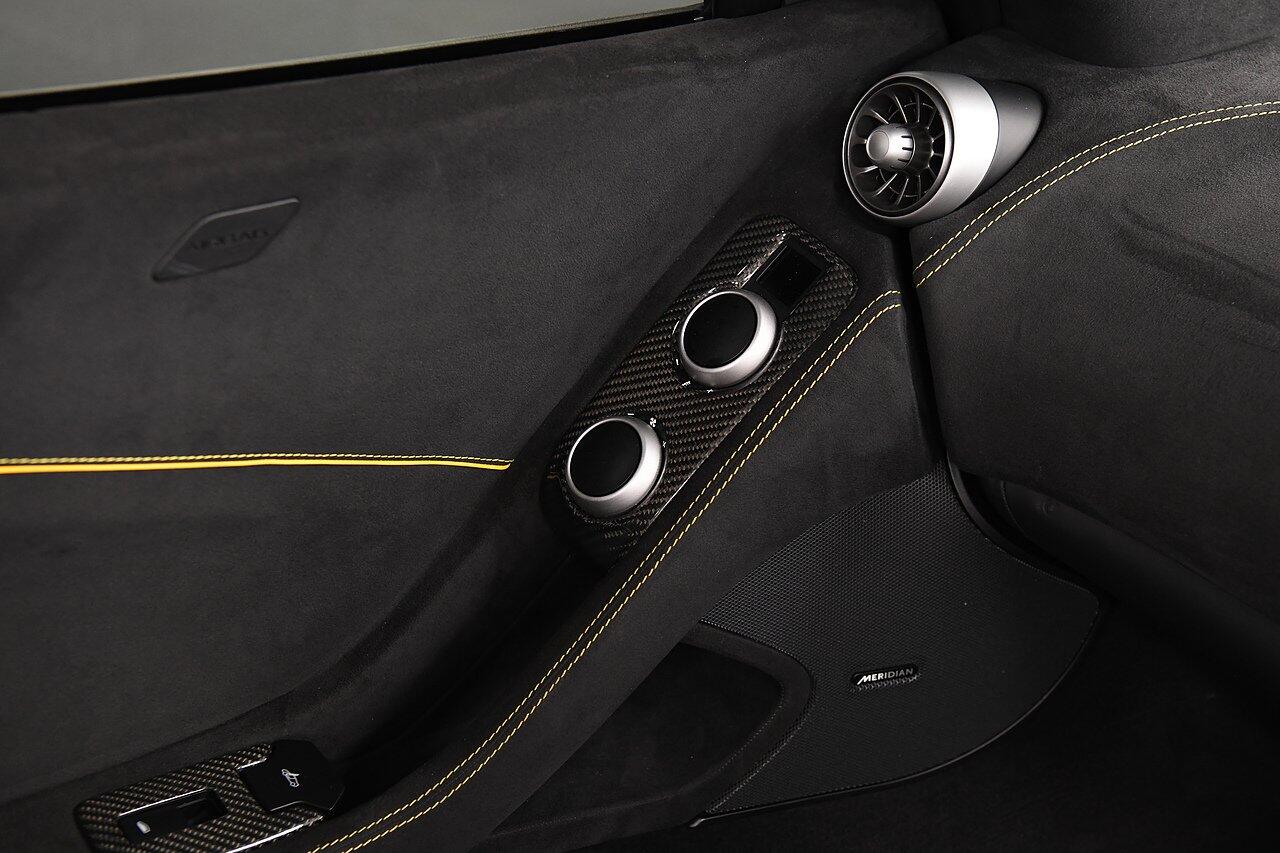 Mclaren 650s view 15