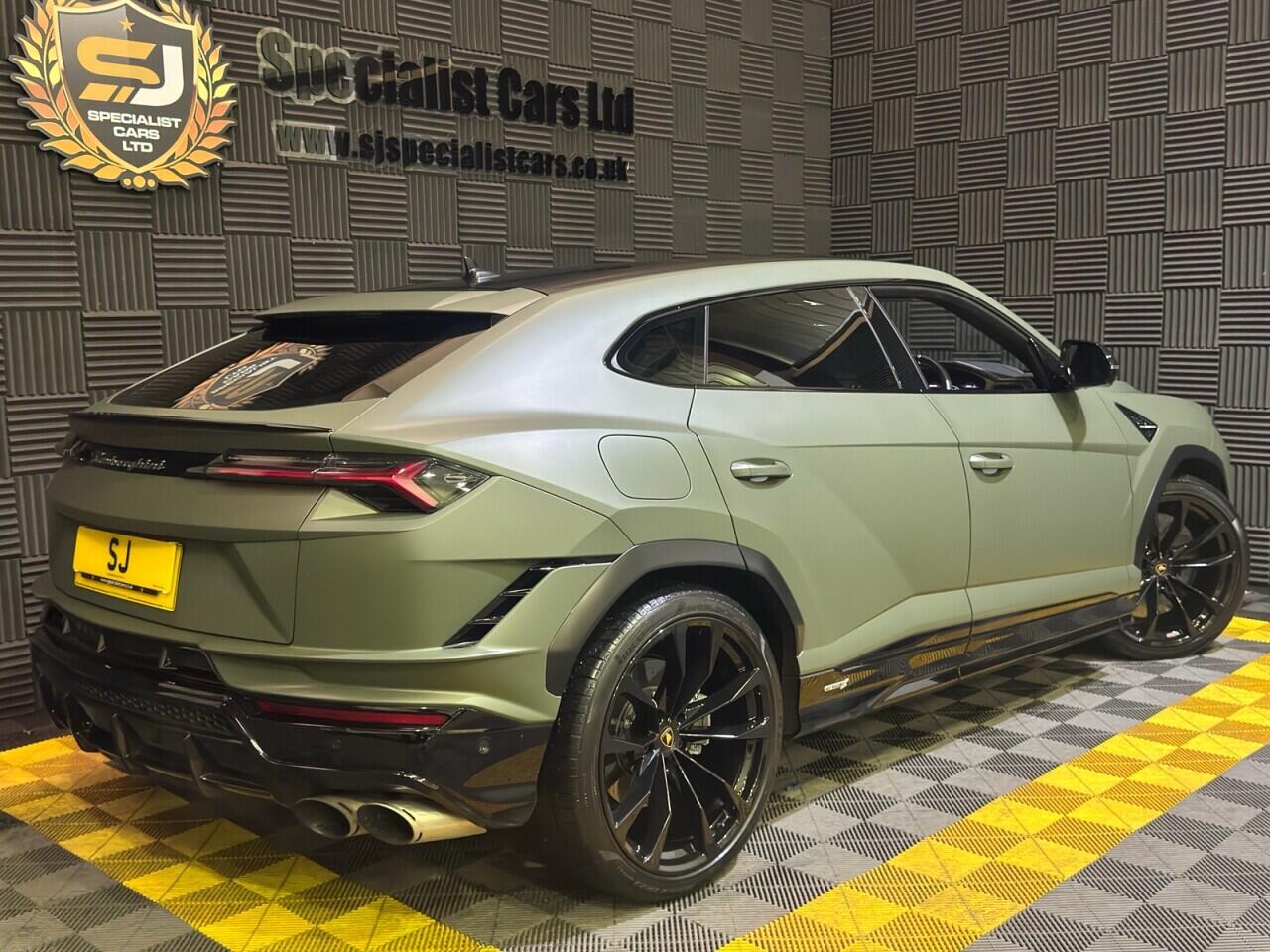 Lamborghini Urus view 21