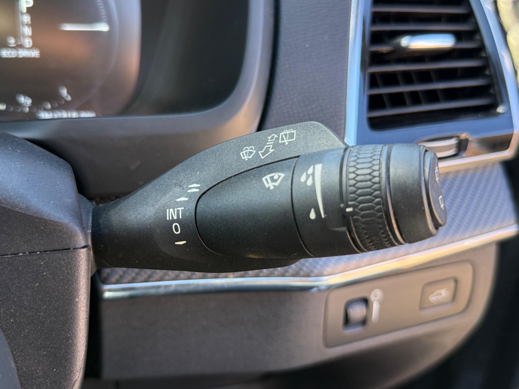 Volvo XC90 view 28