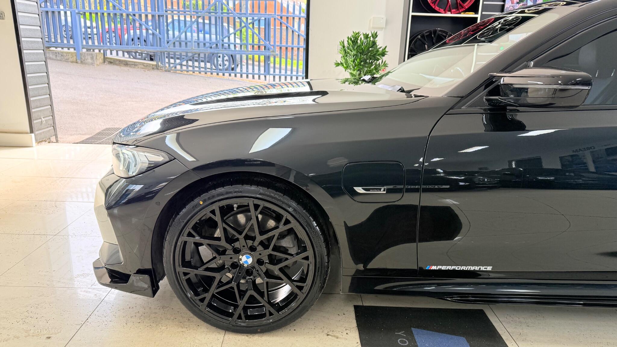 BMW 3 Series view 36