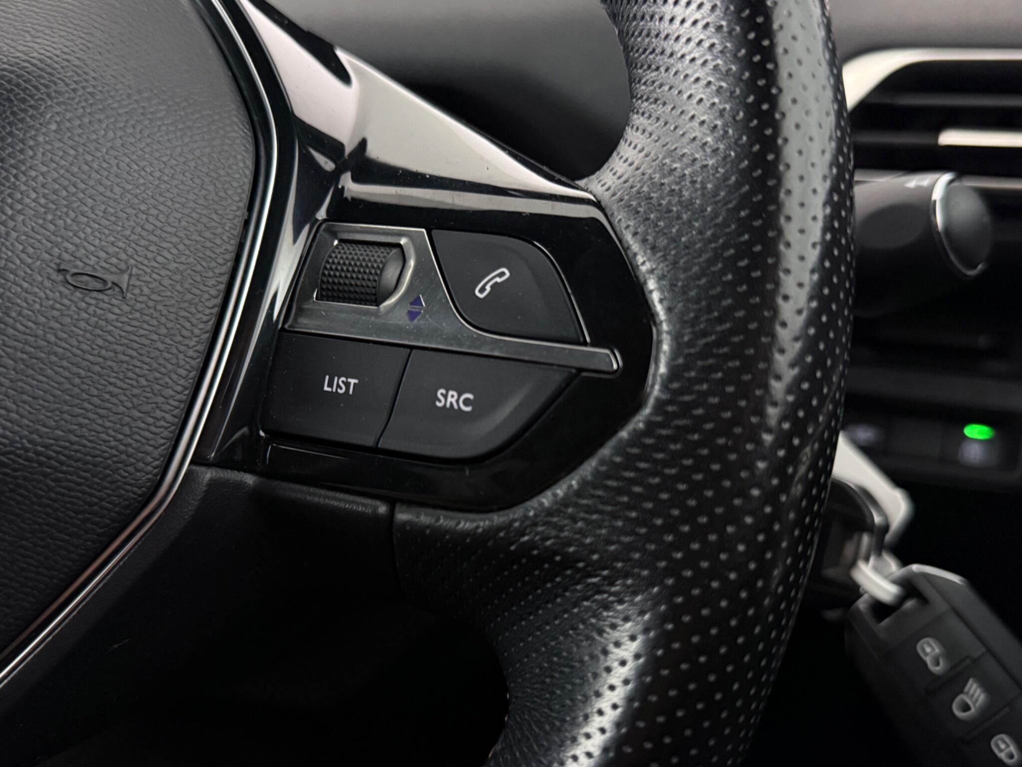 Peugeot 5008 view 16