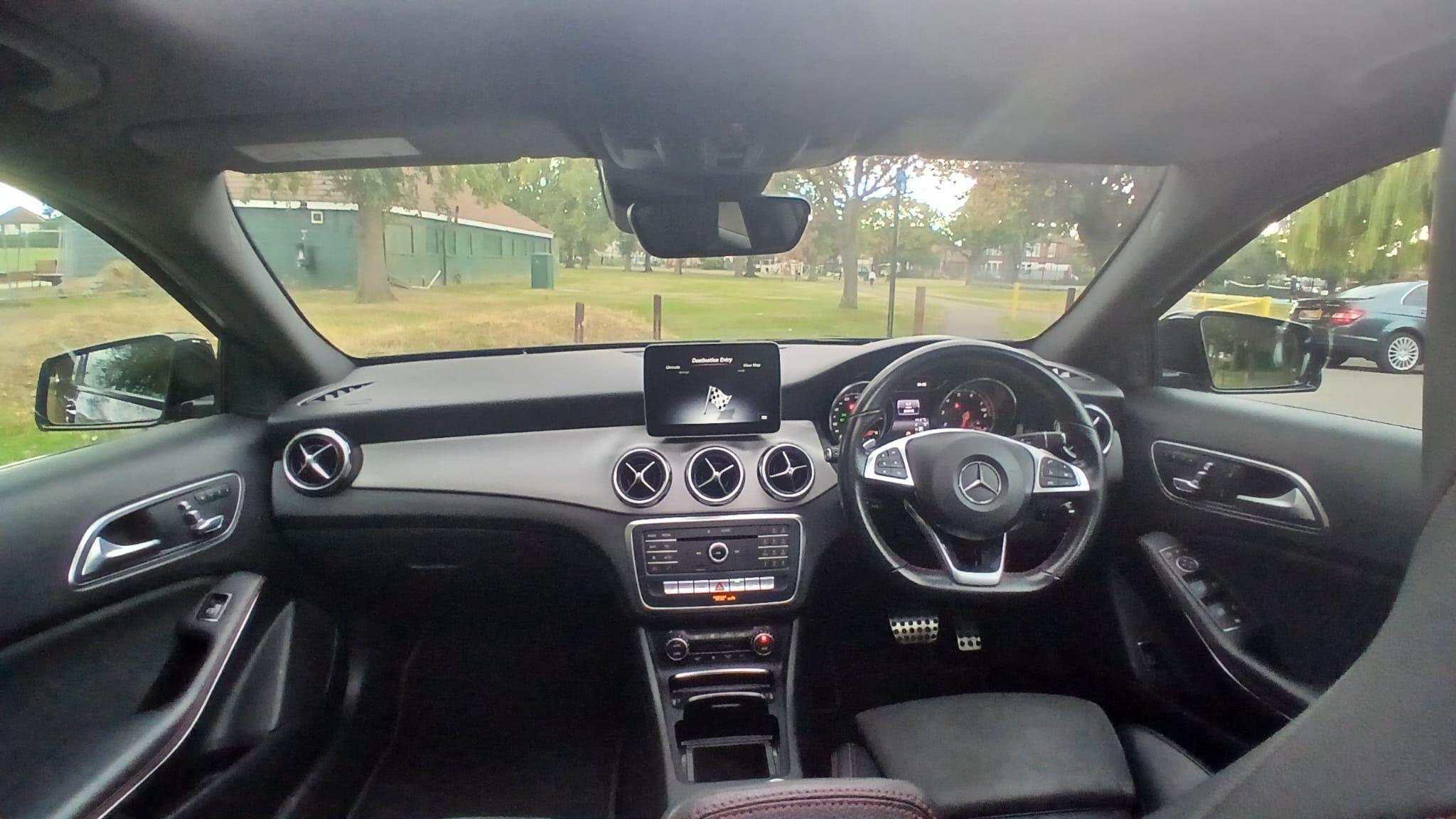 Mercedes-Benz Gla view 29