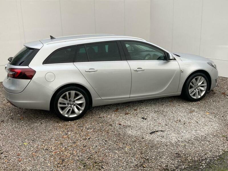 2017 Vauxhall Insignia 2.0 CDTi ecoFLEX SRi Nav Sports Tourer Euro 6 (s/s) 5dr • 120,000 miles image 12