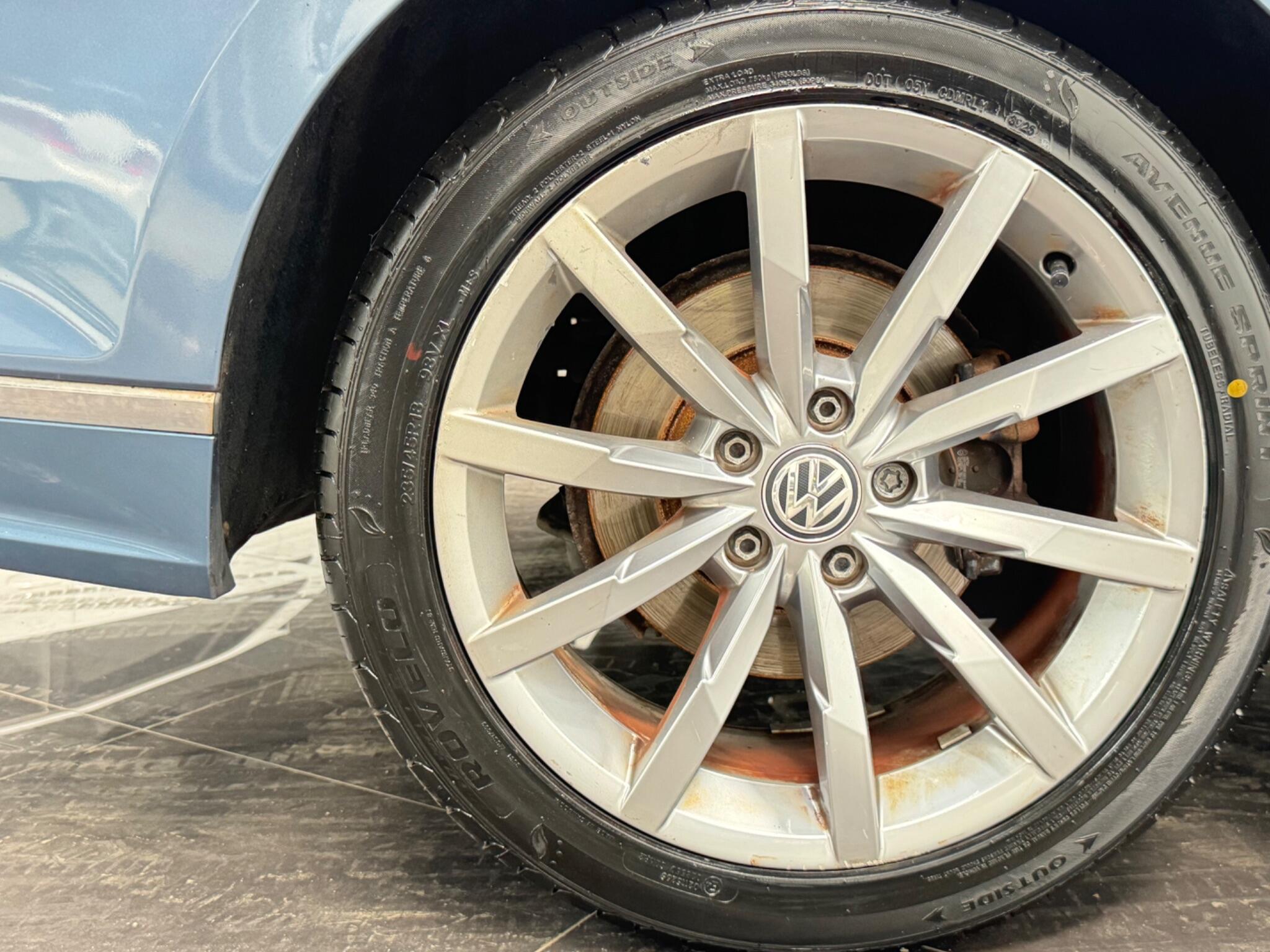 Volkswagen Passat view 63