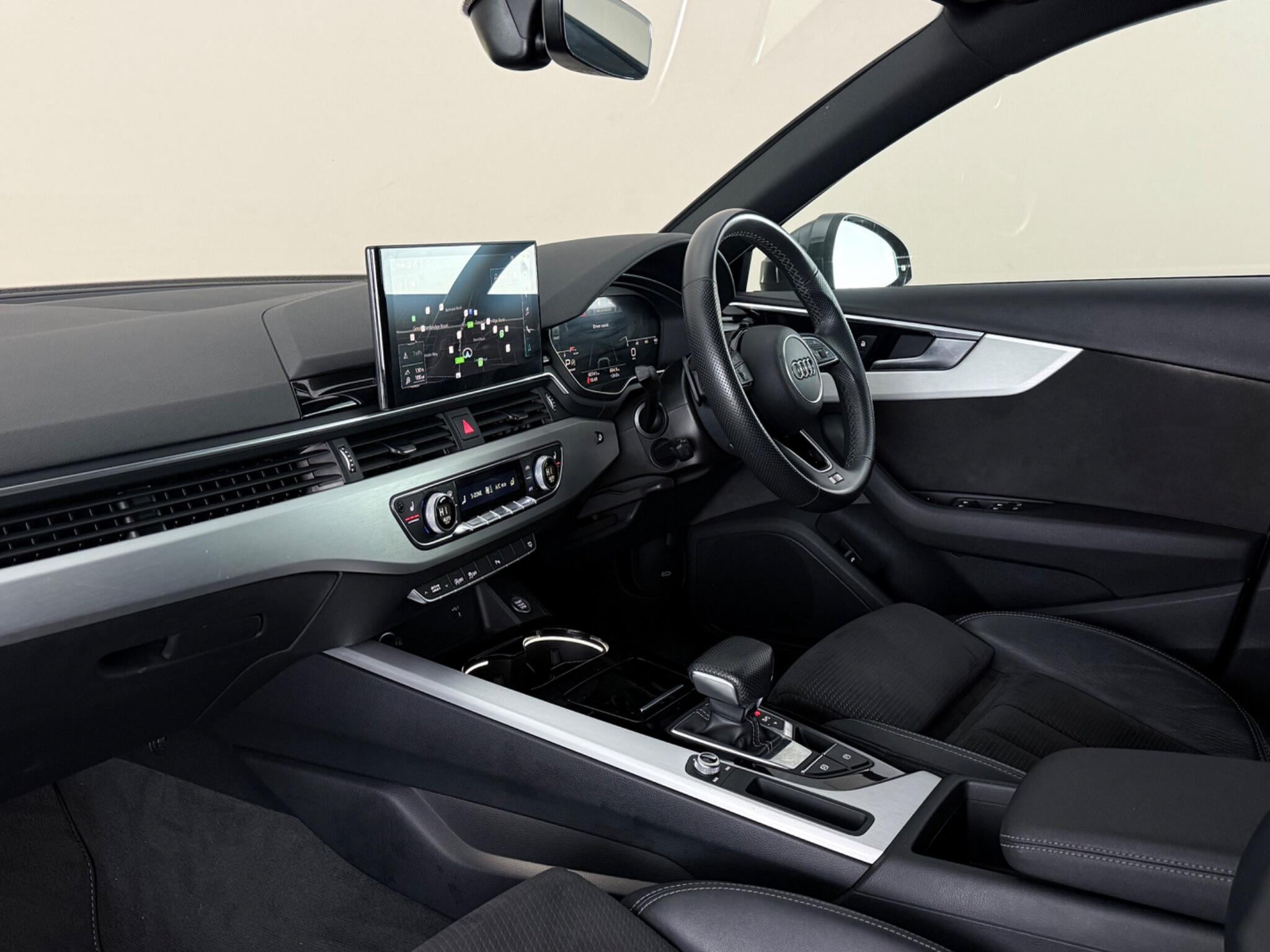 Audi A4 view 12