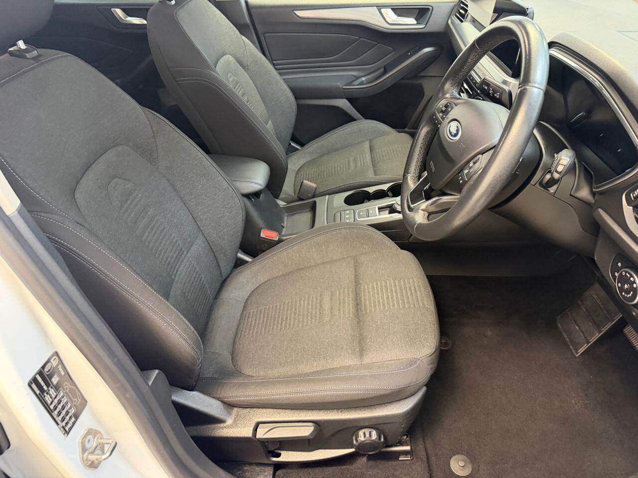 Ford Focus view 17
