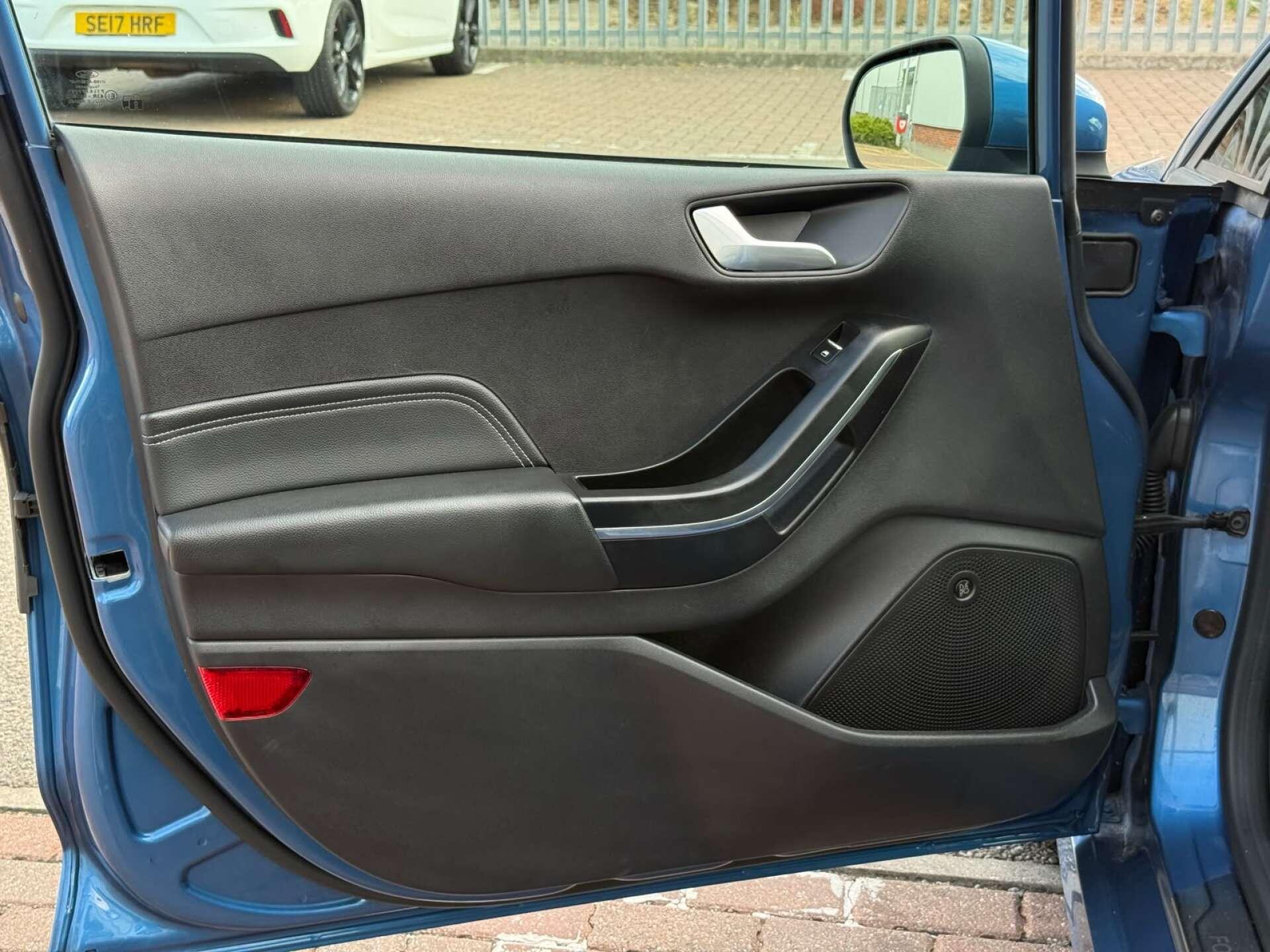Ford Fiesta view 38