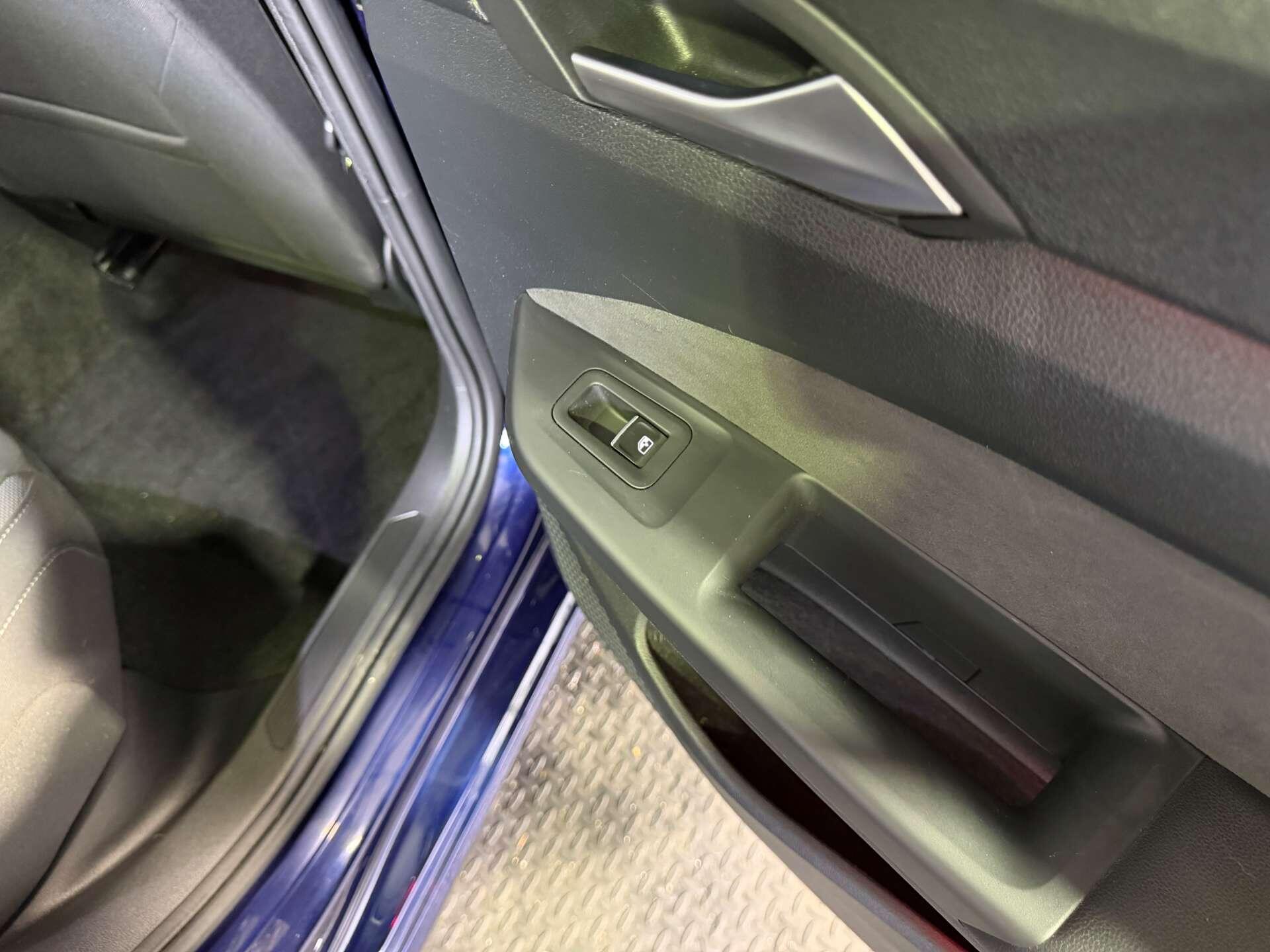 Volkswagen Golf view 56