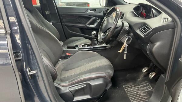Peugeot 308 view 7