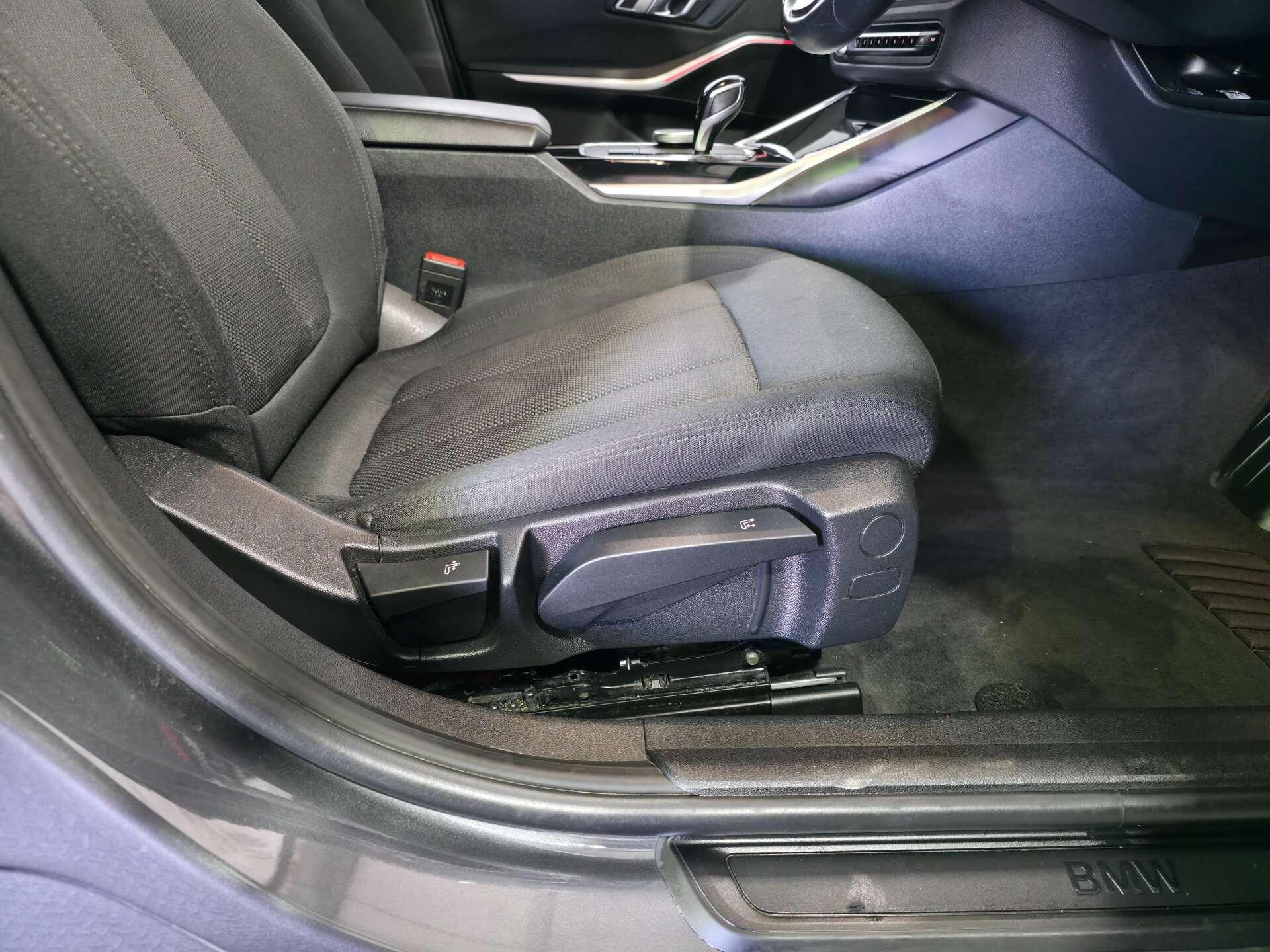 BMW 3 Series view 13
