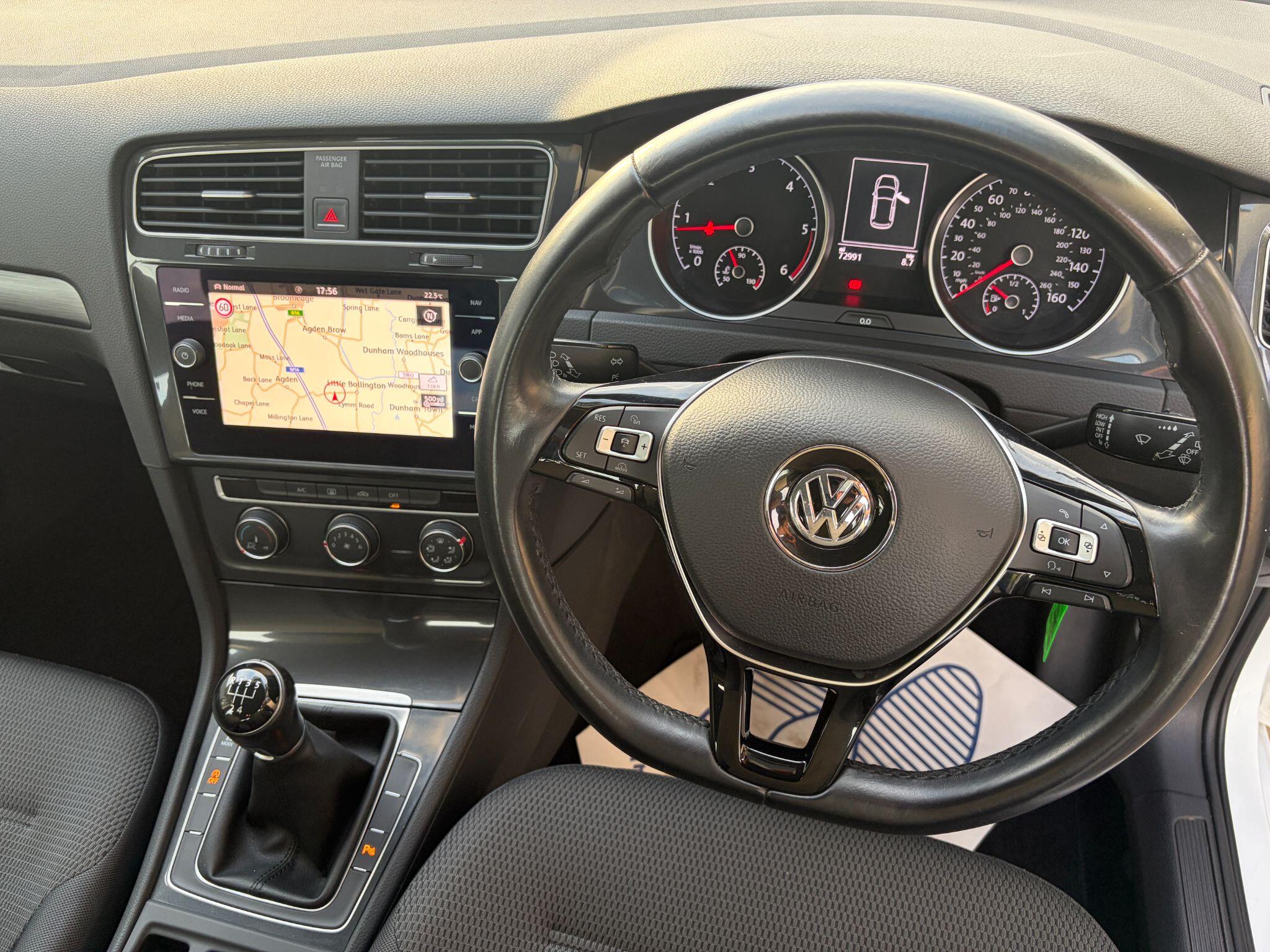 Volkswagen Golf view 23