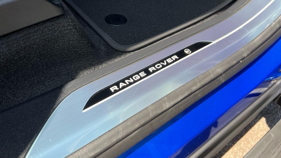 Land Rover Range Rover Sport view 22