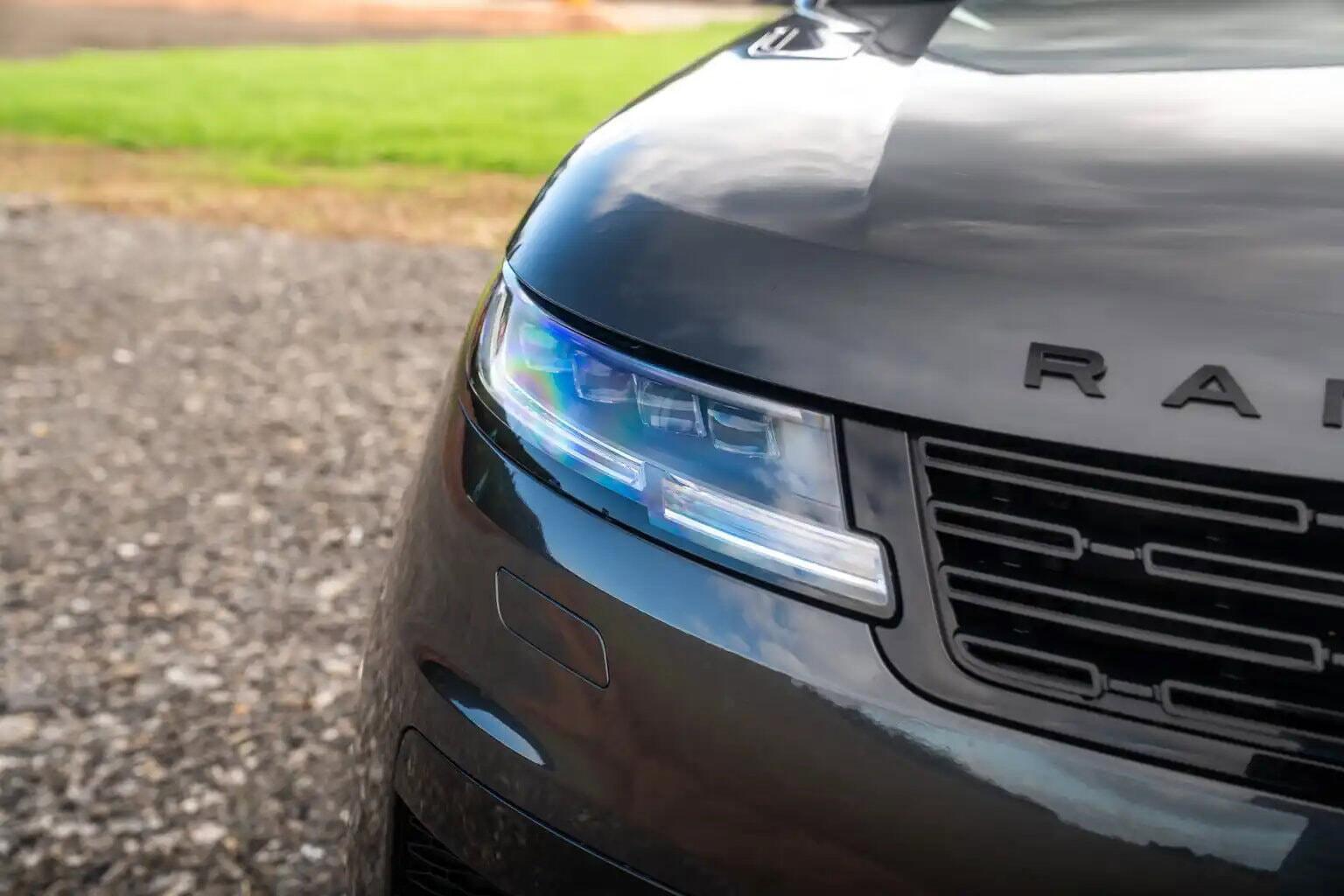 Land Rover Range Rover Sport view 9