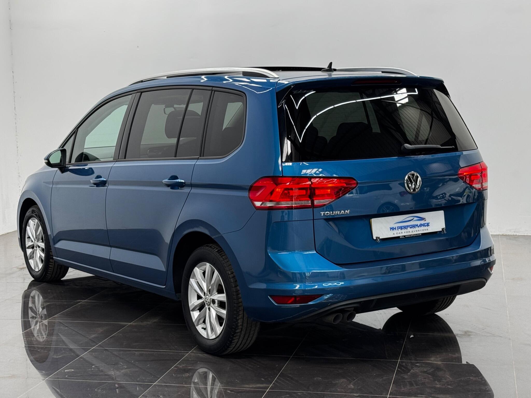 Volkswagen Touran view 73