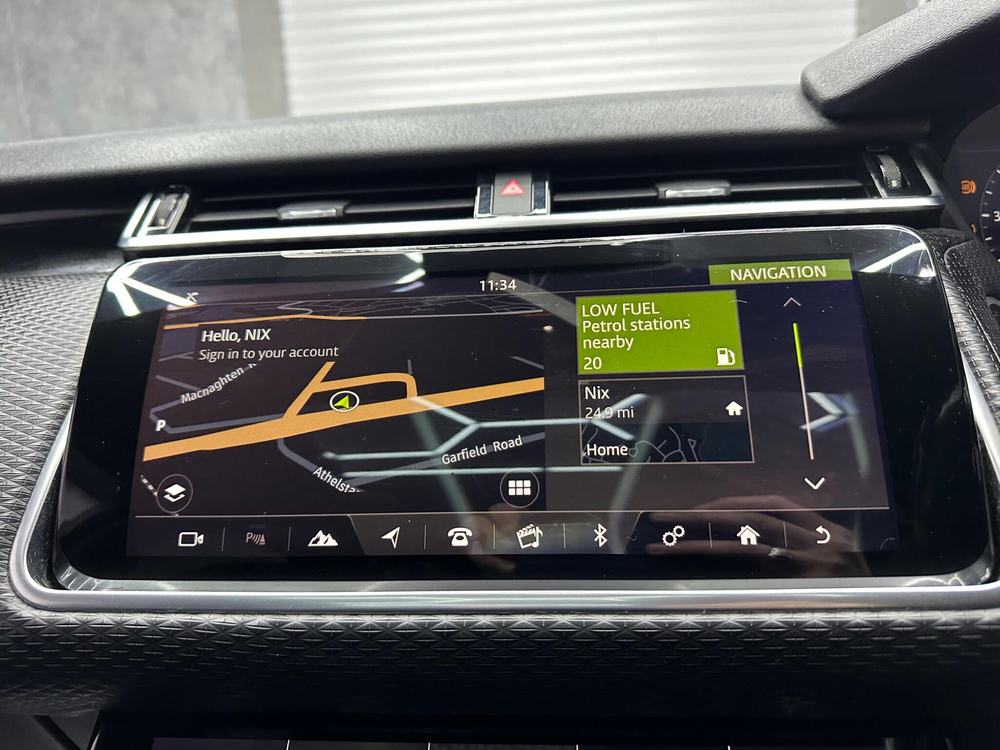 Land Rover Range Rover Velar view 14