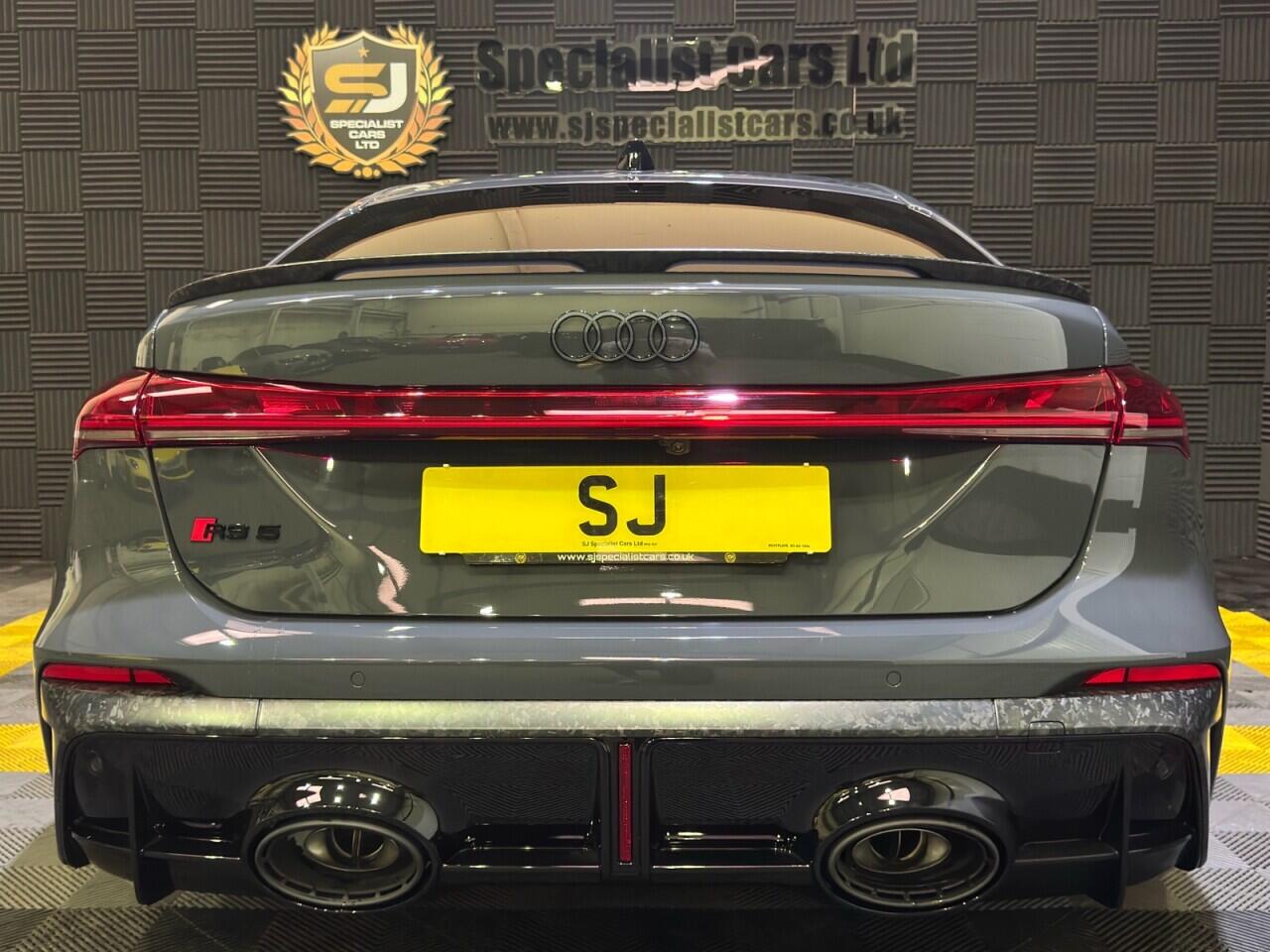 Audi RS5 view 3