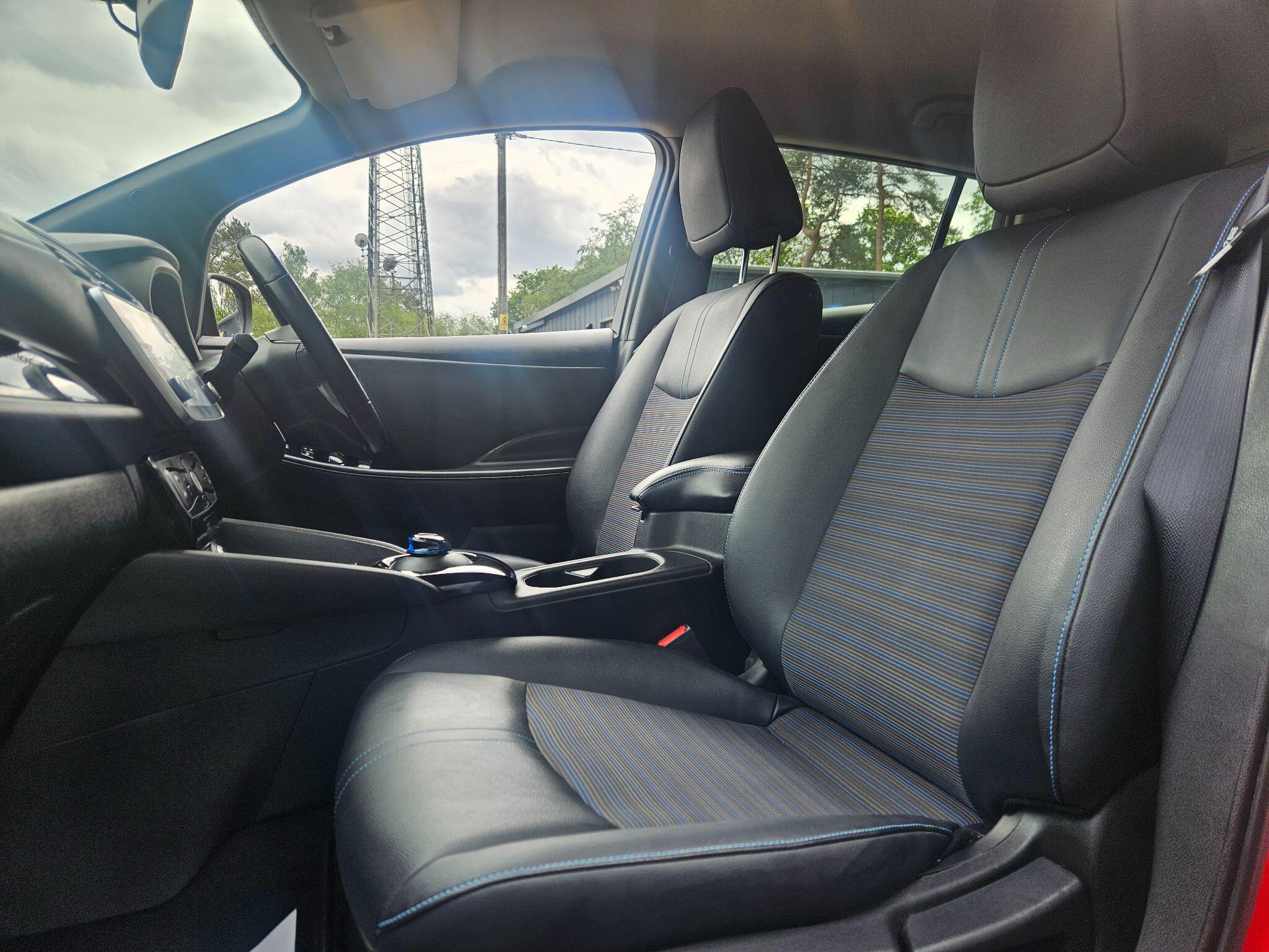 2022 Nissan Leaf image 20