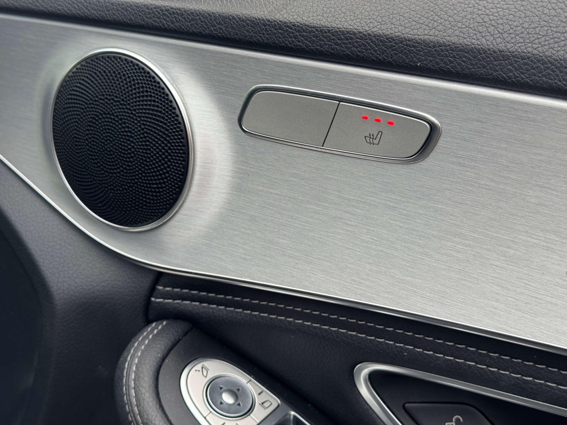 Mercedes-Benz C-Class view 16