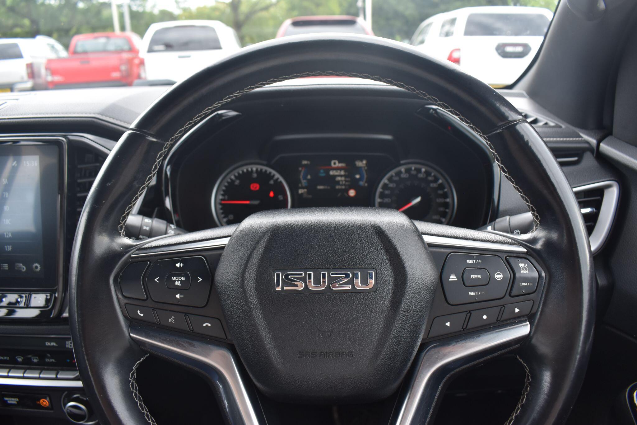 D-Max - 1.9 TD V-Cross Auto 4WD Euro 6 (s/s) 4dr - Image 18