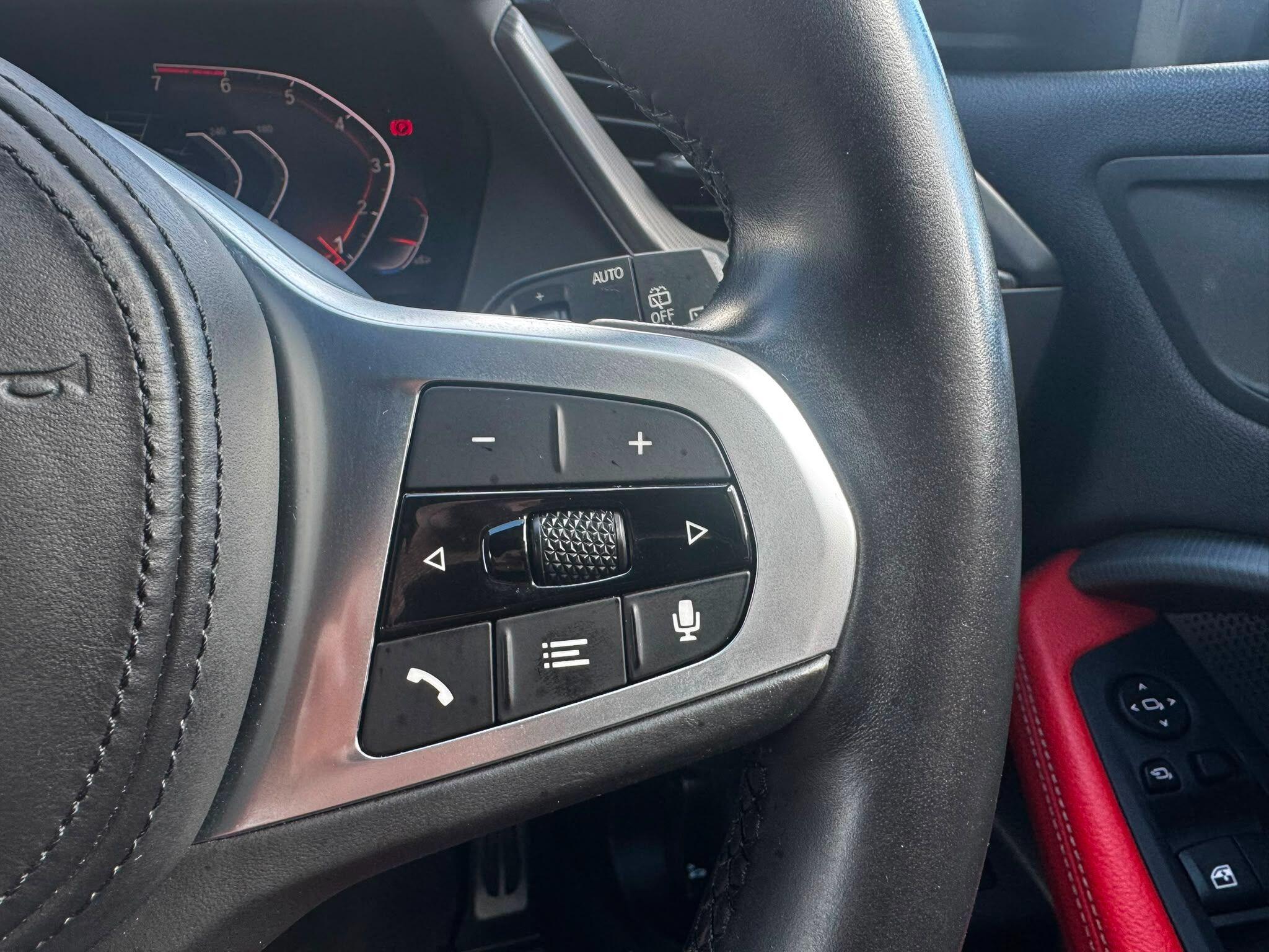 BMW 1 Series view 19