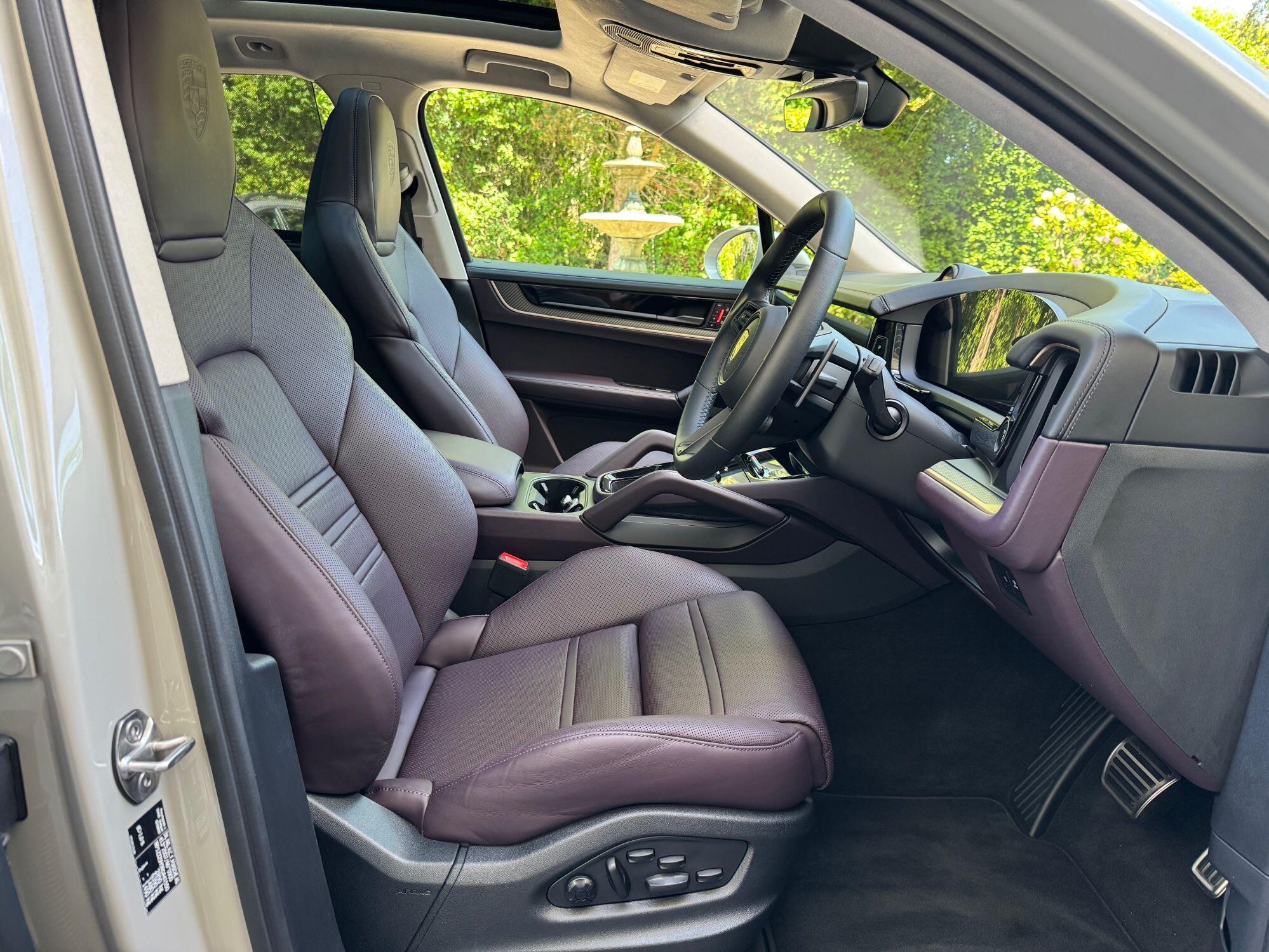 Porsche Cayenne view 29